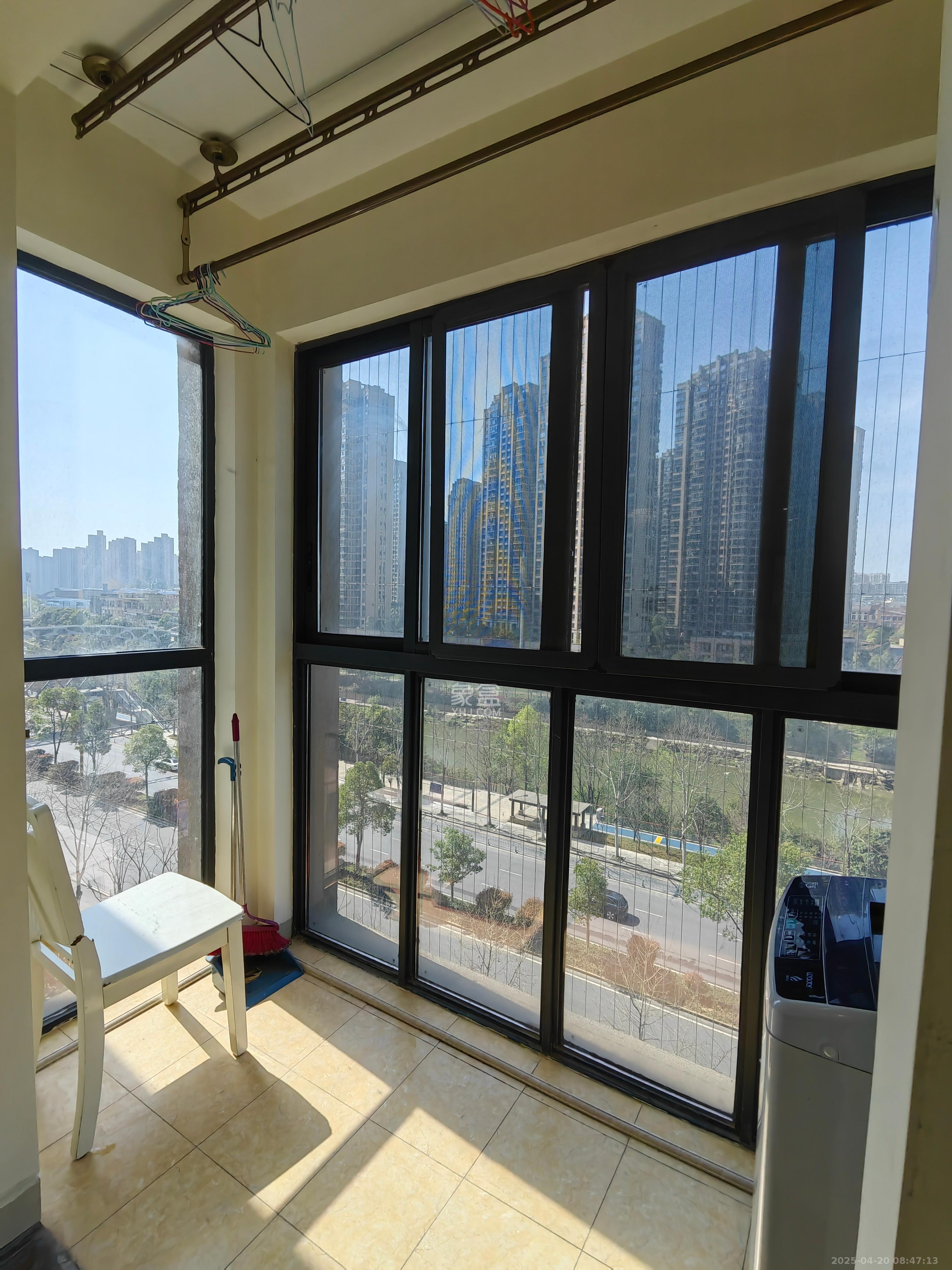 中建梅溪湖中心  4室2厅2卫   3800.00元/月室内图
