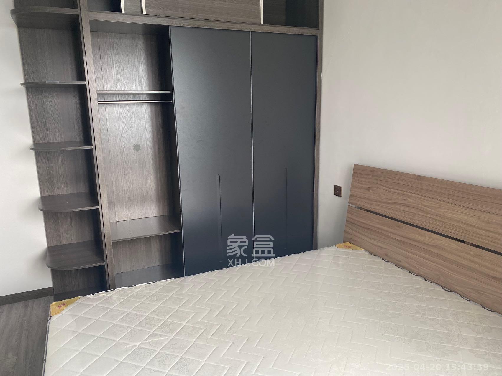 荣泰广场  3室2厅1卫   2600.00元/月室内图