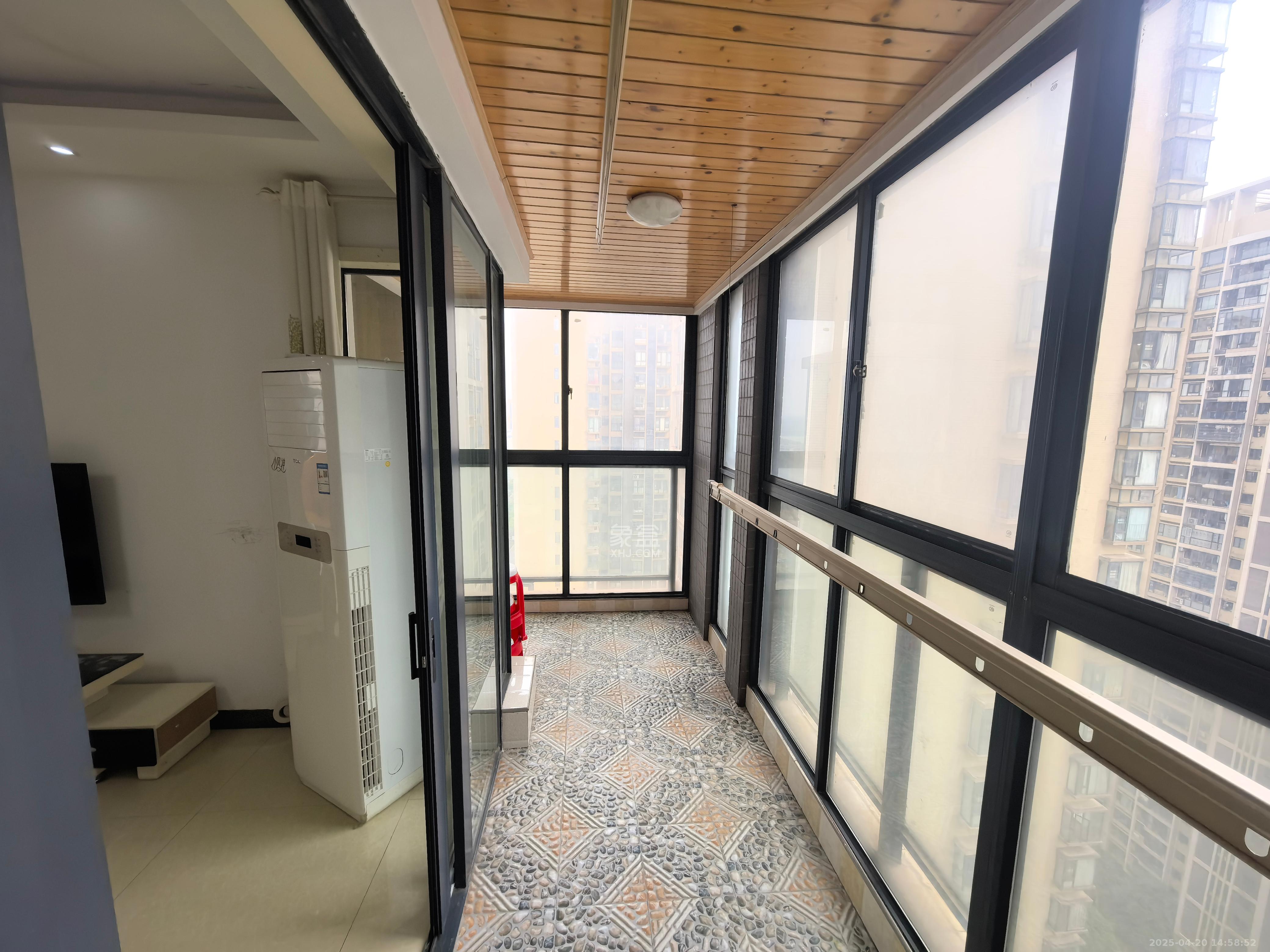 蓝山郡 4室2厅2卫 2500.0元/月 蓝山郡 4室2厅2卫 2500.0元/月室内图