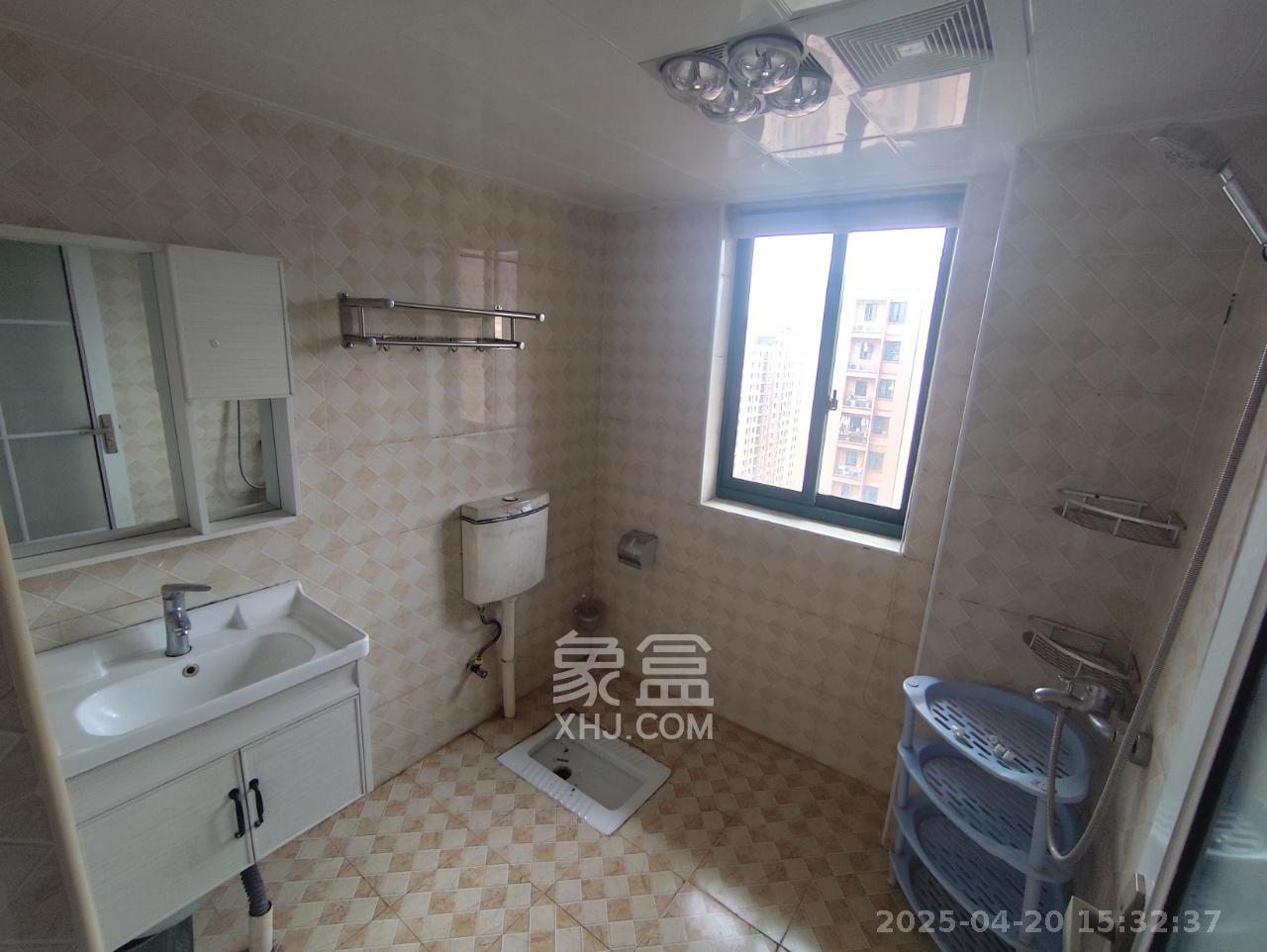 丽发新城 4室2厅1卫 2000.0元/月 丽发新城 4室2厅1卫 2000.0元/月室内图