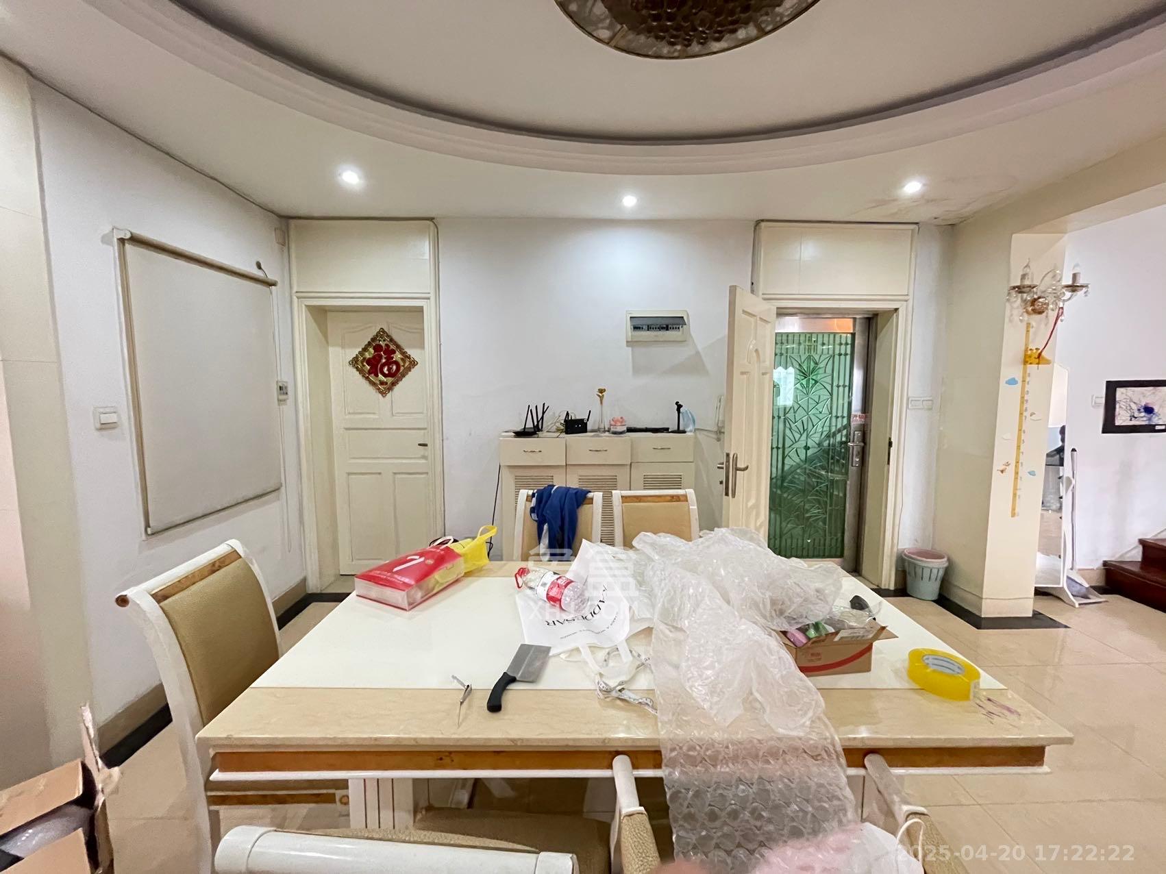 愉景花园 4室2厅2卫 4800.0元/月 愉景花园 4室2厅2卫 4800.0元/月室内图