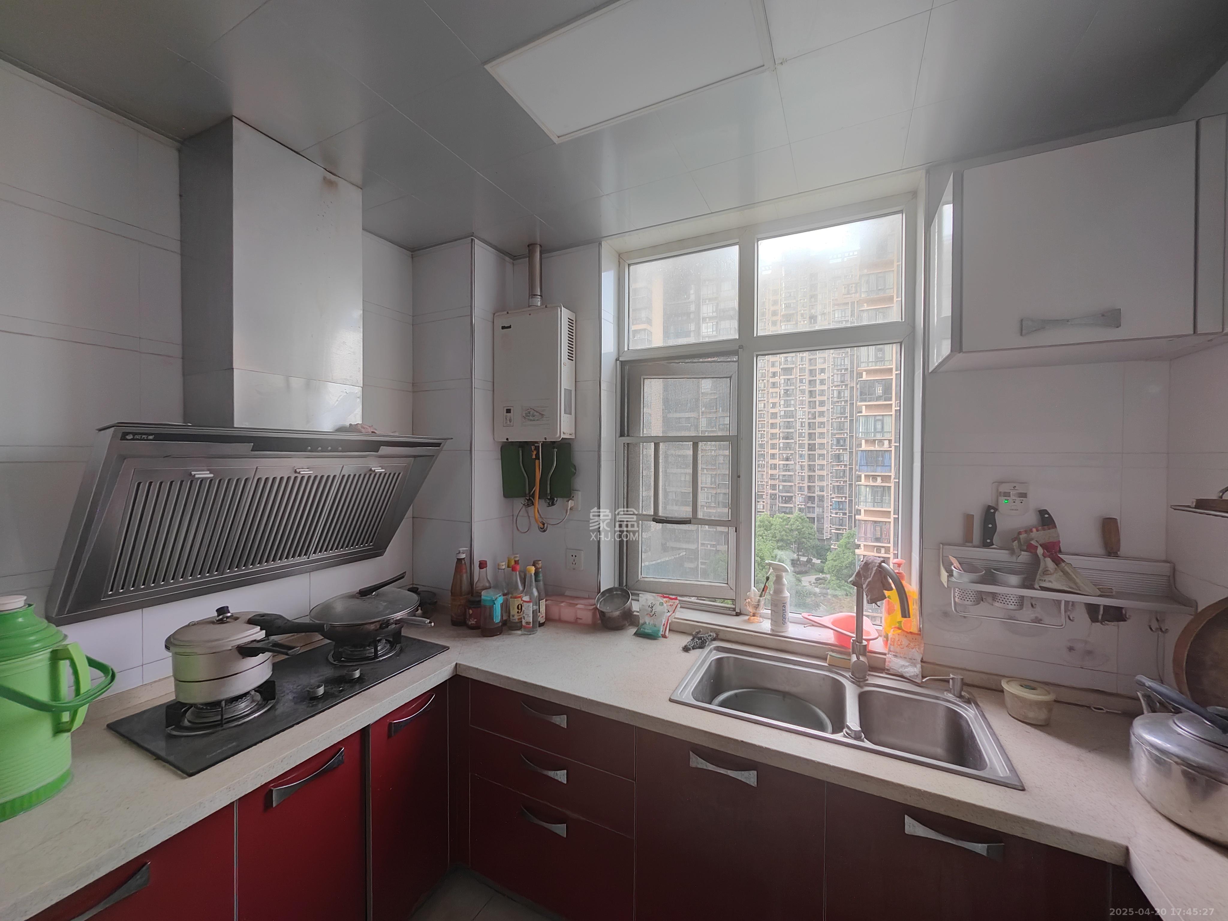 泊爱蓝湾 3室2厅2卫 3200.0元/月 泊爱蓝湾 3室2厅2卫 3200.0元/月室内图