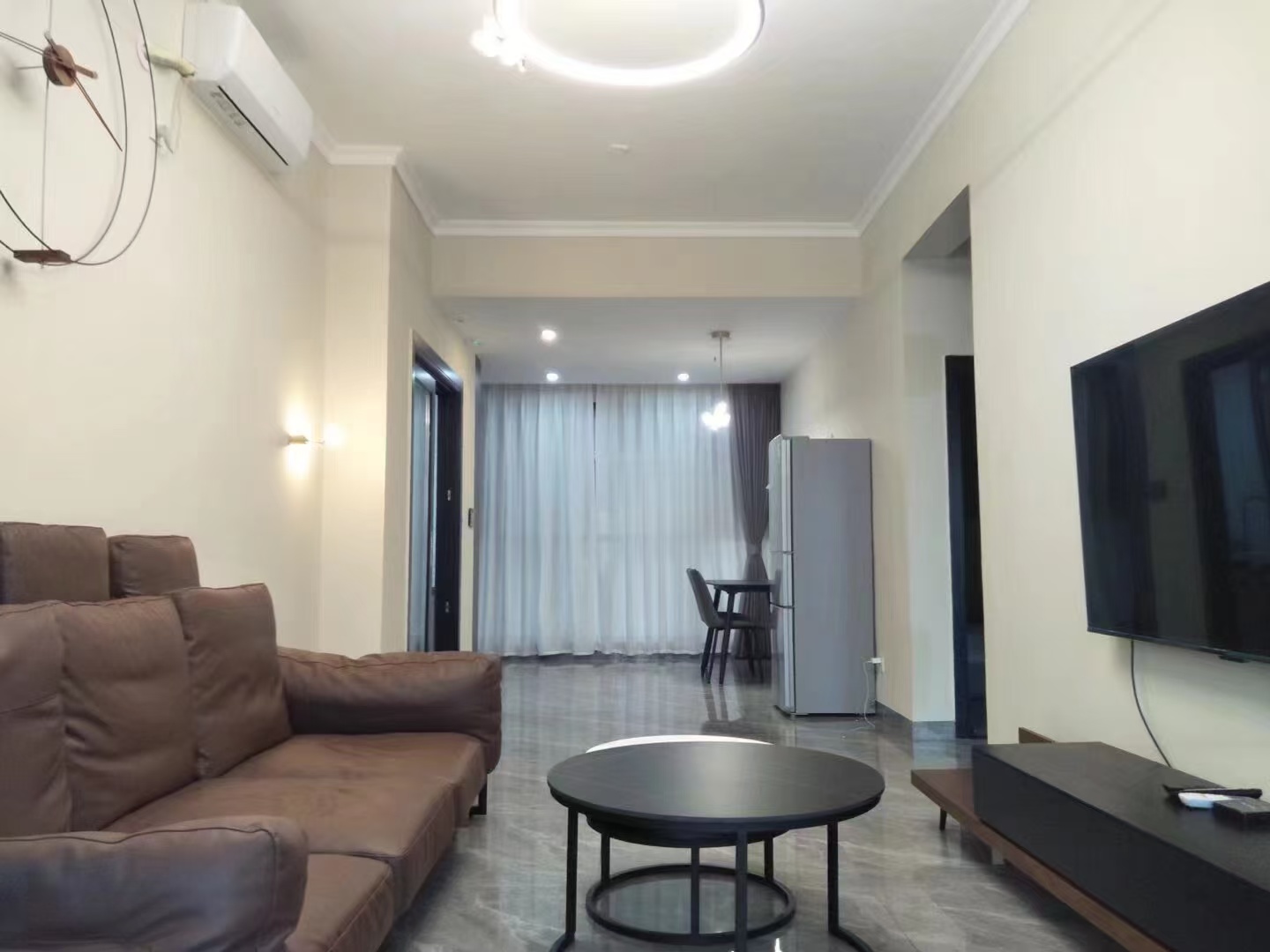 逸龙广场 2室2厅1卫 140.0万 逸龙广场 2室2厅1卫 140.0万客厅