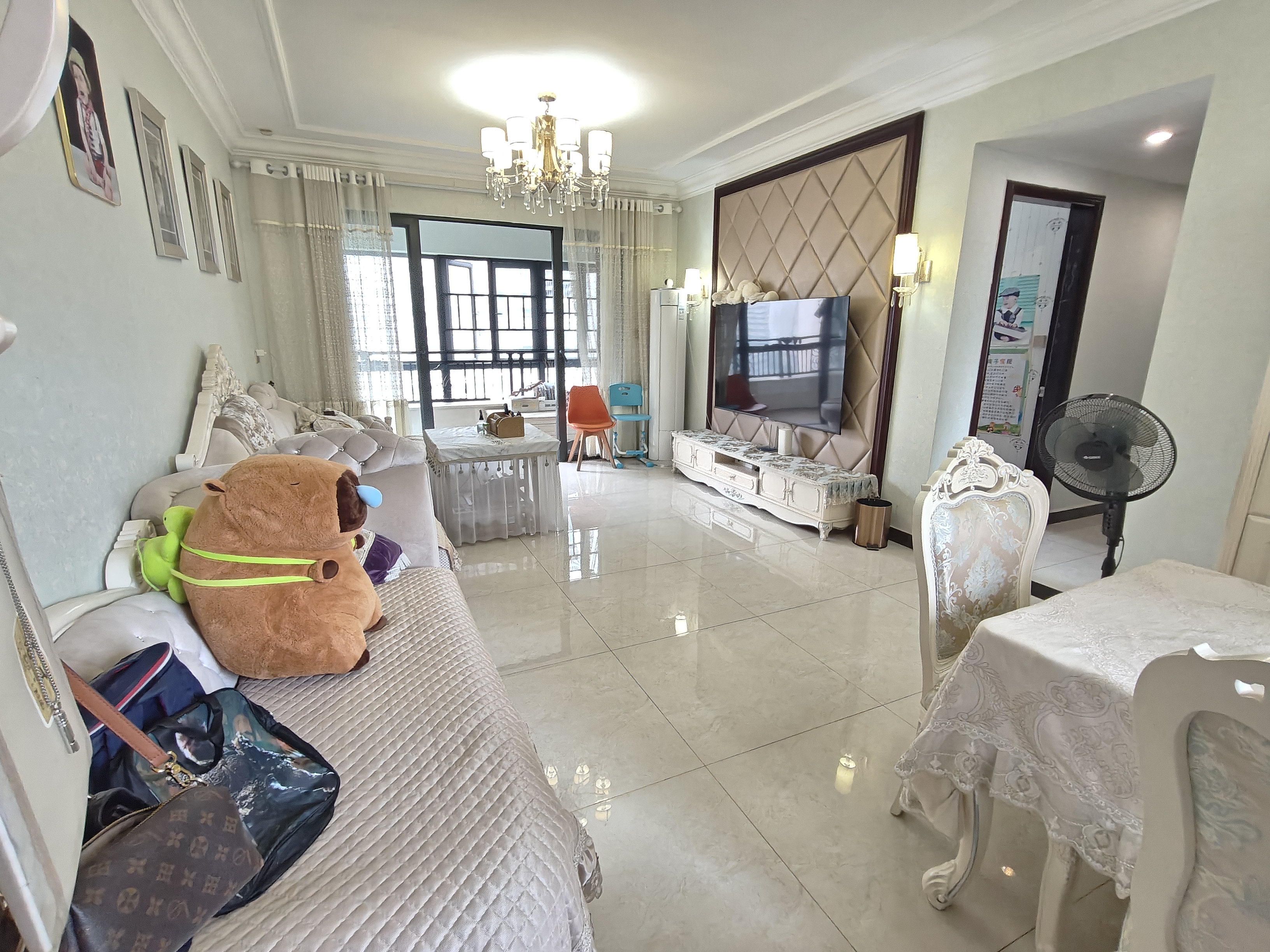 恒大华府 3室2厅2卫 2300.0元/月 恒大华府 3室2厅2卫 2300.0元/月室内图