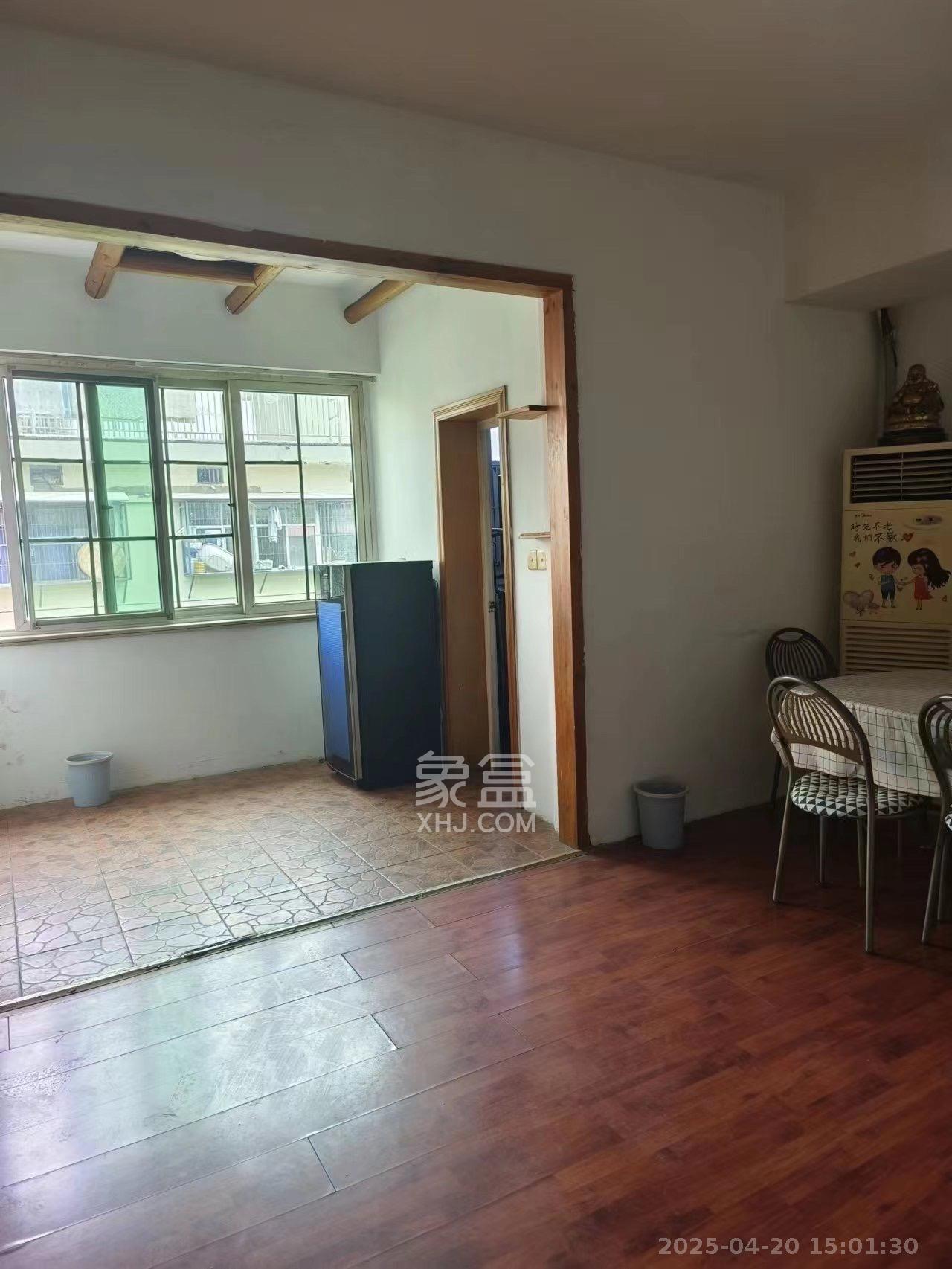 国立投资公司宿舍 2室2厅1卫 1500.0元/月 国立投资公司宿舍 2室2厅1卫 1500.0元/月室内图