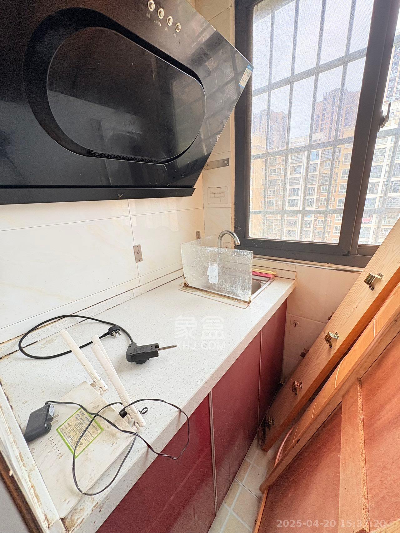 和馨园 1室1厅1卫 1500.0元/月 和馨园 1室1厅1卫 1500.0元/月室内图