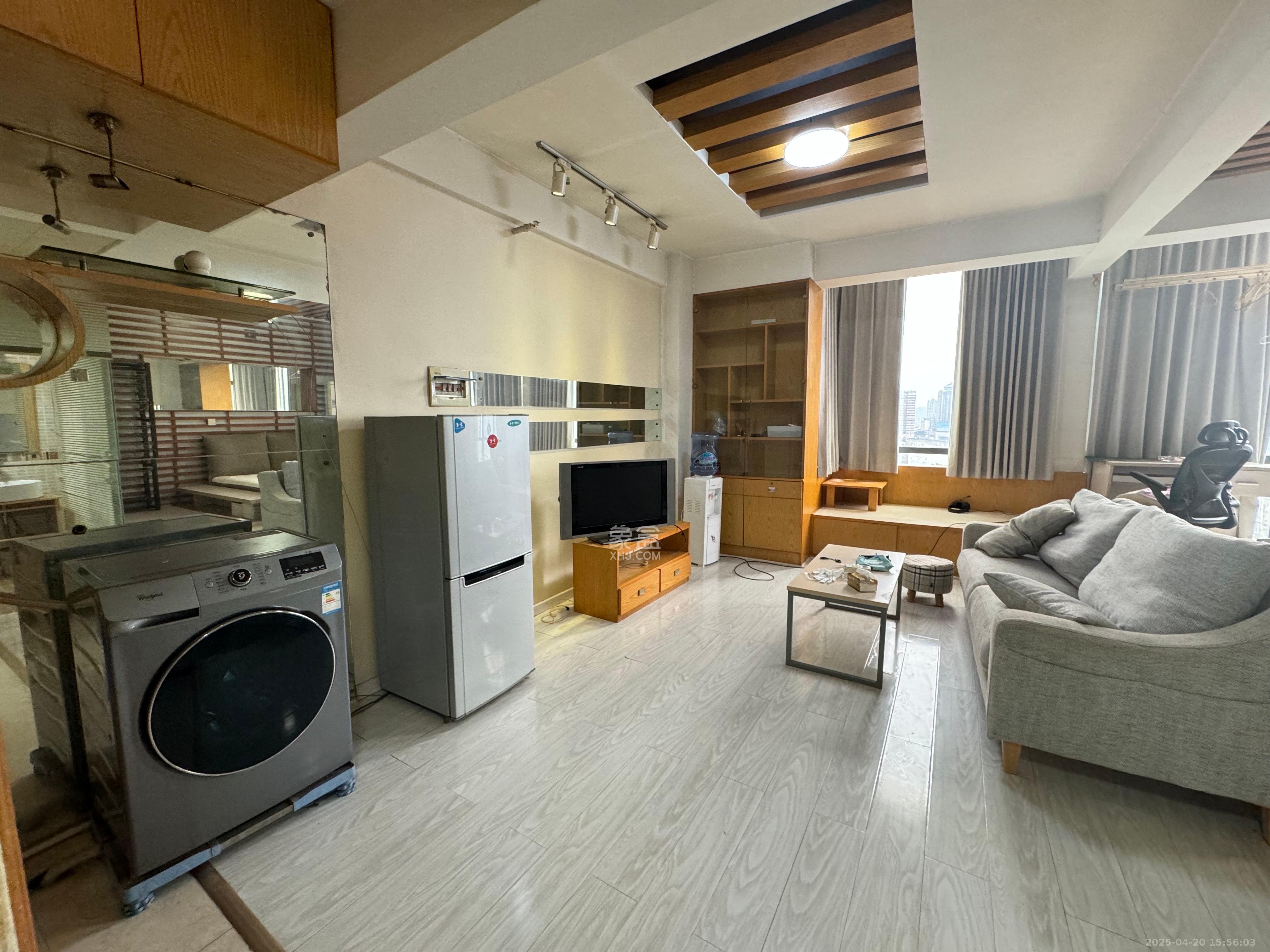 YO领域(领御大厦) 1室1厅1卫 2400.0元/月 YO领域(领御大厦) 1室1厅1卫 2400.0元/月室内图