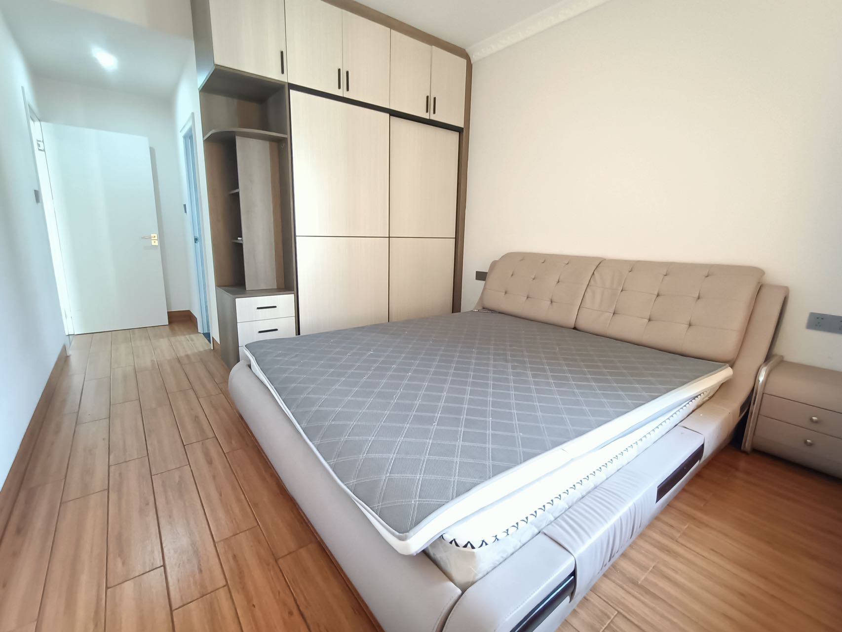 绿地城逸园 3室2厅2卫 138.0万 绿地城逸园 3室2厅2卫 138.0万客厅