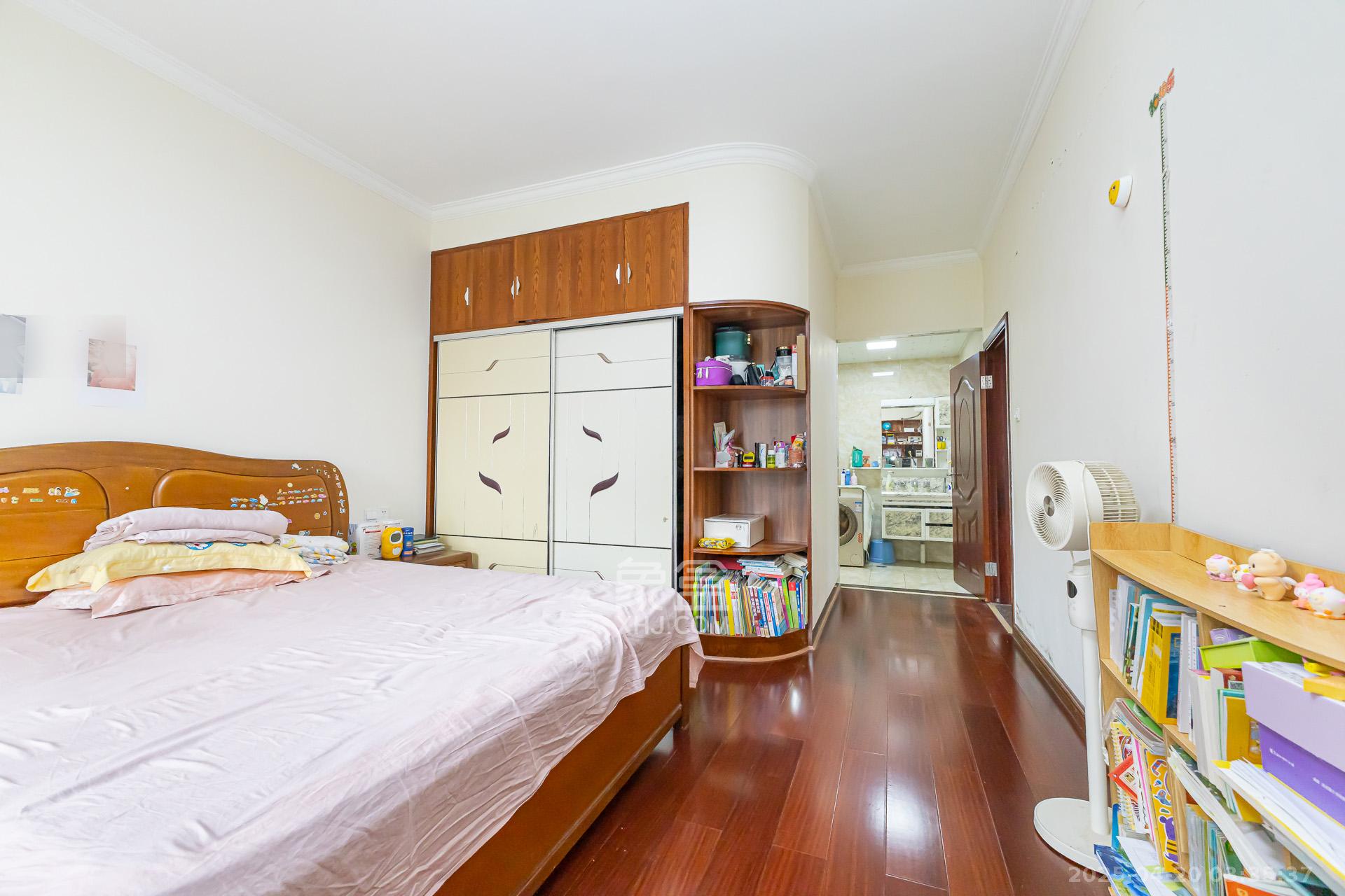 名家翡翠花园 1室2厅1卫 120.0万 名家翡翠花园 1室2厅1卫 120.0万卧室