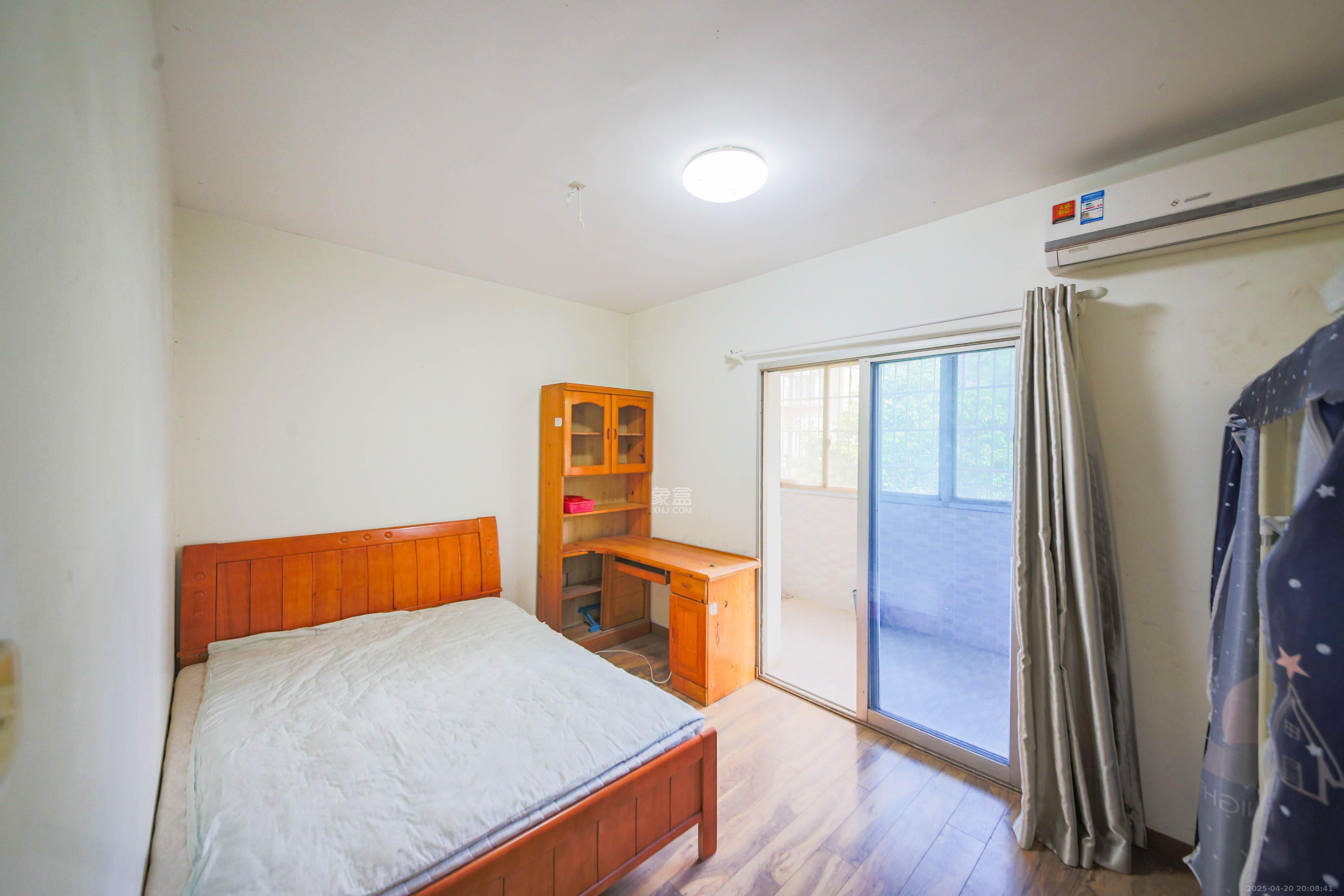 佳乐公寓  3室2厅2卫    56.0万卧室