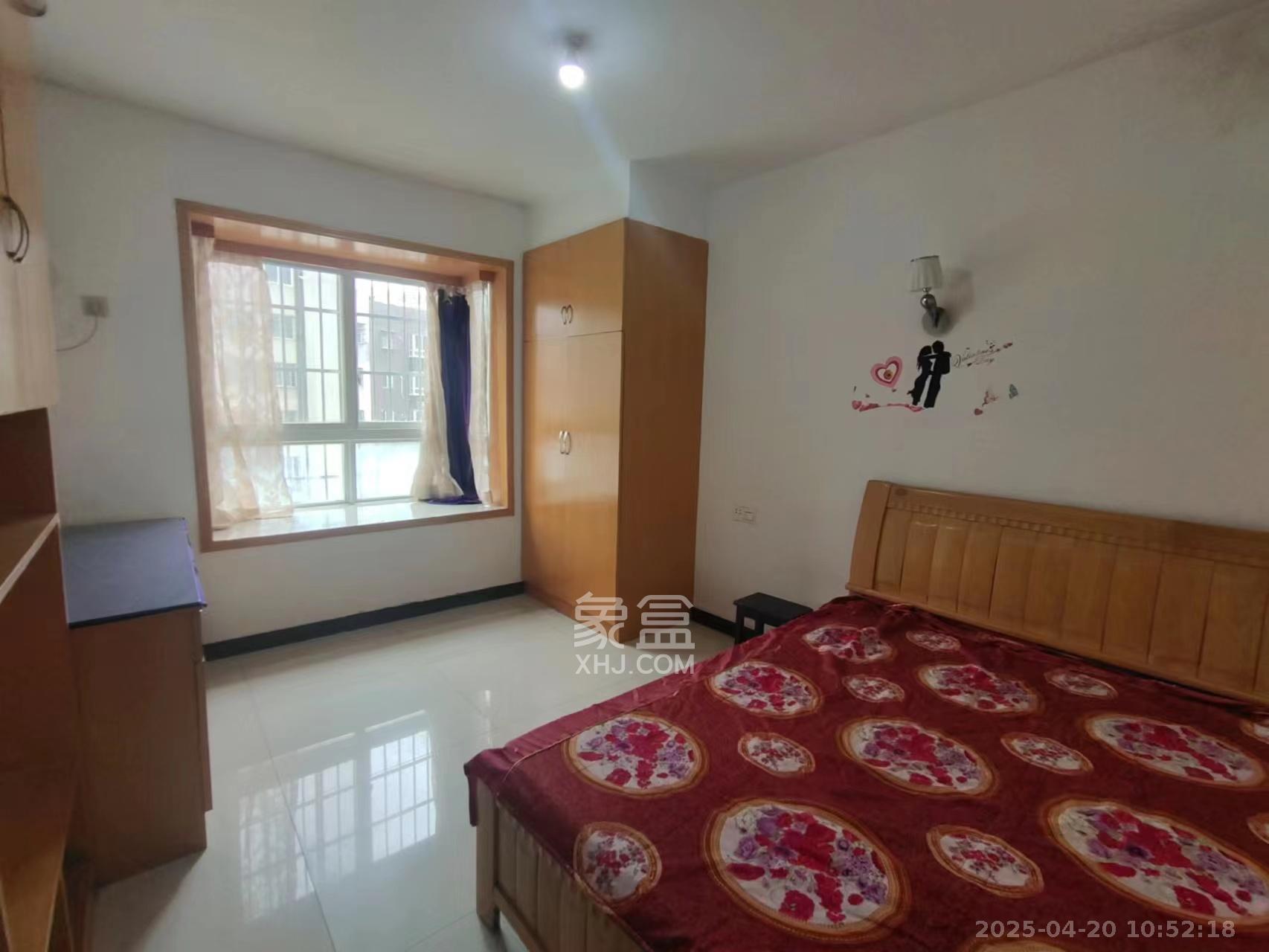 世景华庭  2室2厅1卫   1600.00元/月室内图