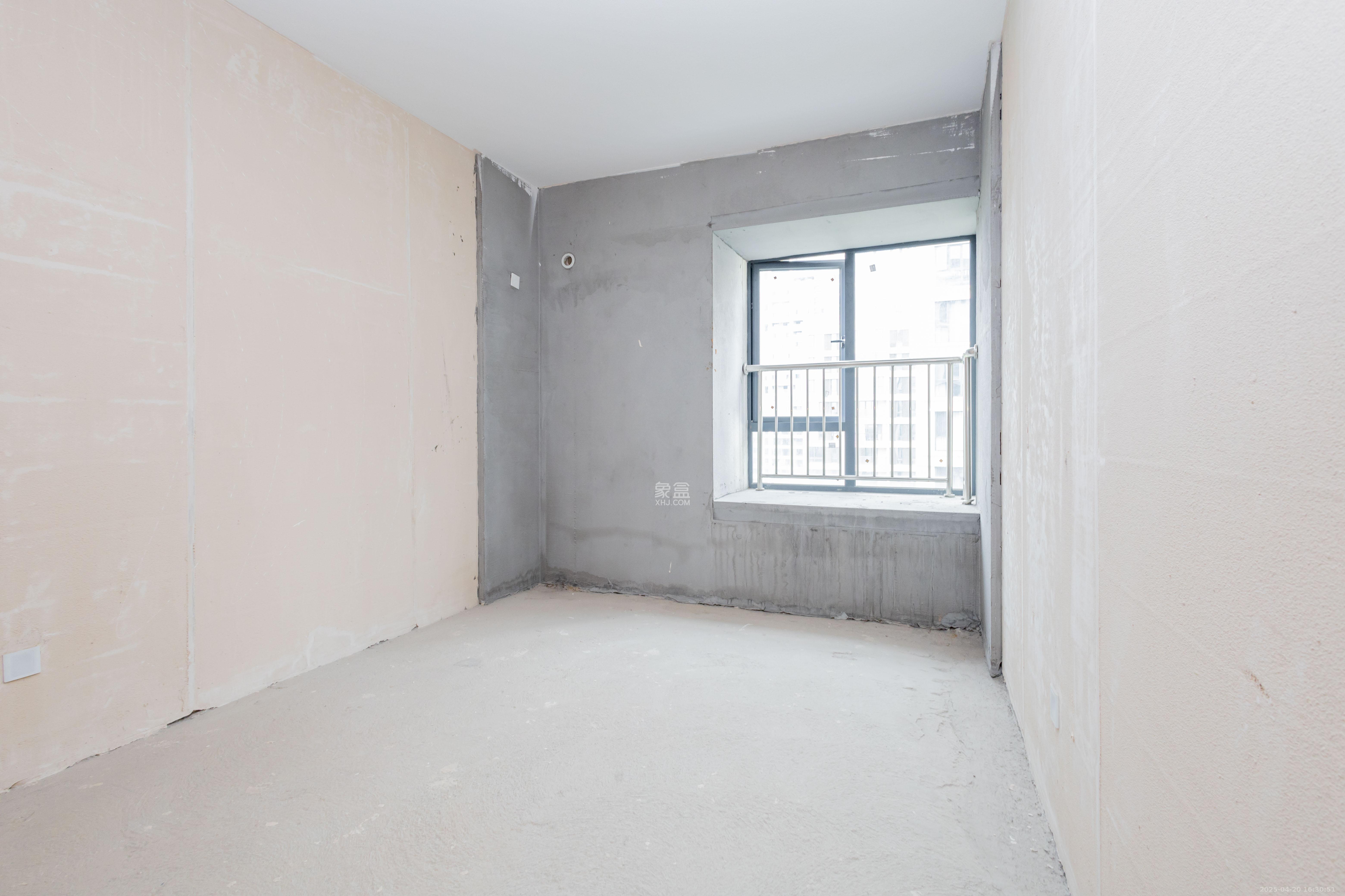 中信城开东宸上品  5室2厅3卫    220.0万 中信城开东宸上品  5室2厅3卫    220.0万卧室