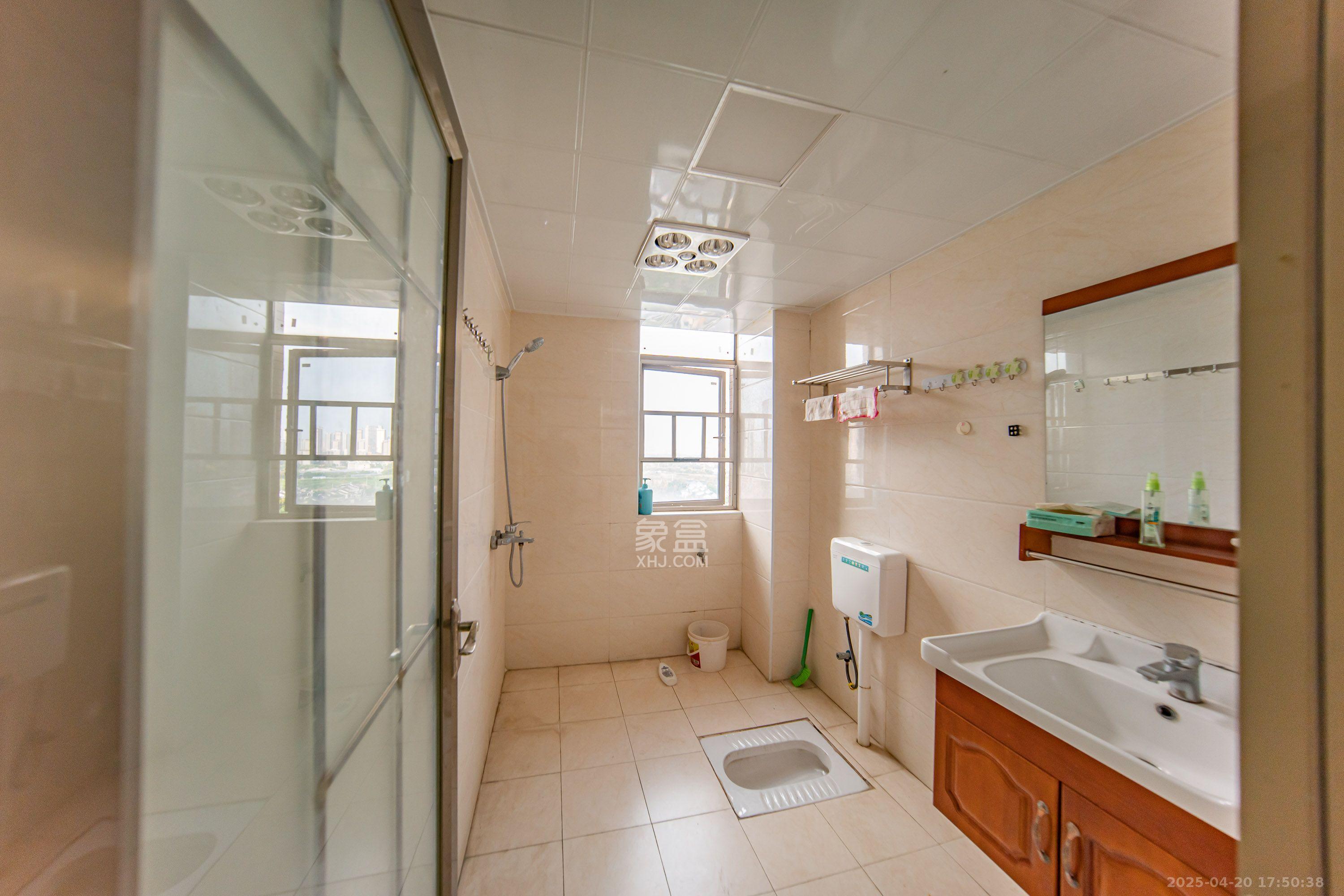 江山帝景雅典  2室2厅1卫    2400.0元/月 江山帝景雅典  2室2厅1卫    2400.0元/月室内图