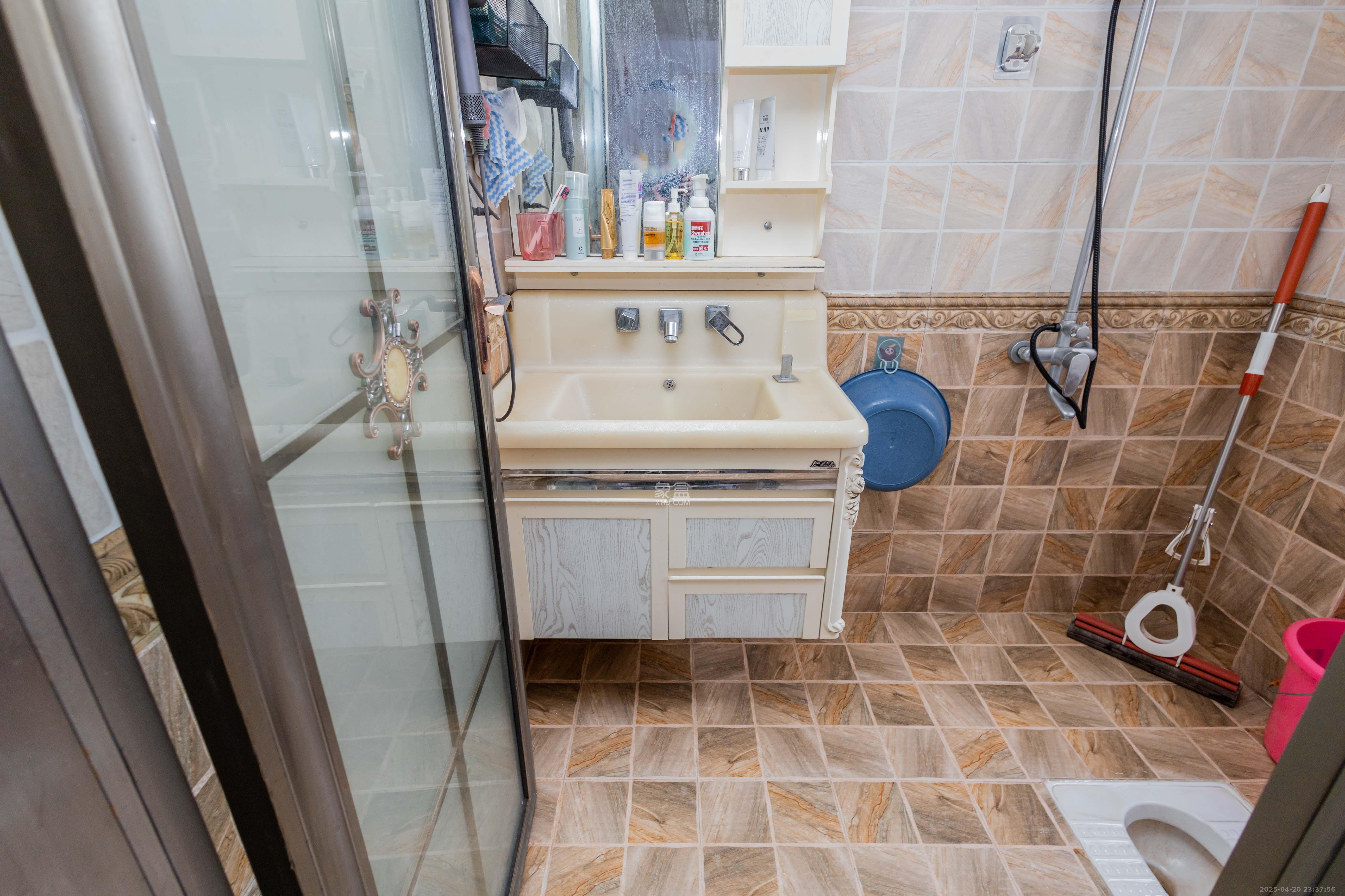 三景华御 2室1厅1卫 48.0万 三景华御 2室1厅1卫 48.0万卫生间