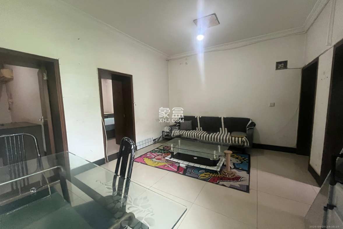 高桥火焰市场  2室1厅1卫    1400.0元/月 高桥火焰市场  2室1厅1卫    1400.0元/月室内图1