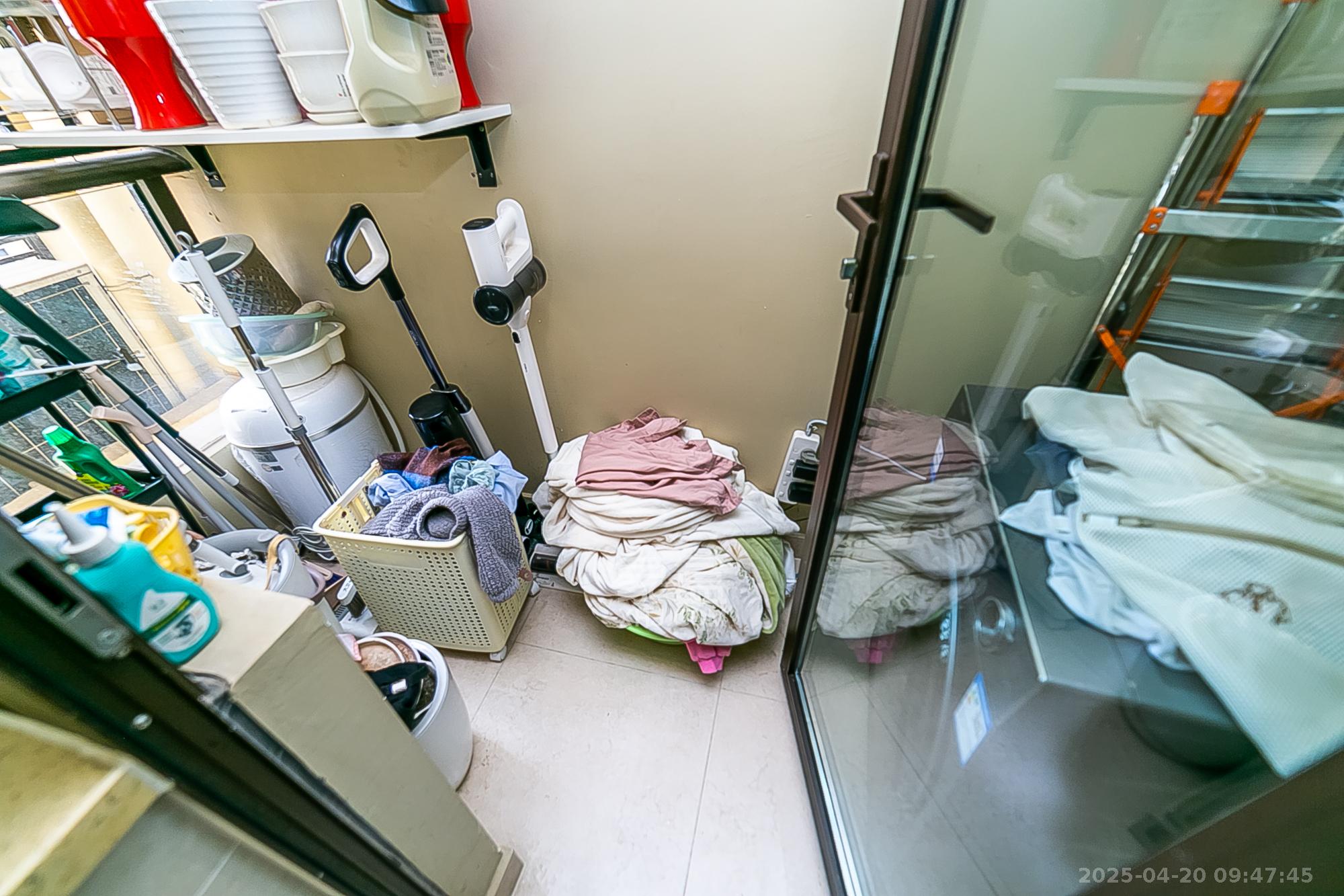 万科紫台 3室2厅2卫 270.0万 万科紫台 3室2厅2卫 270.0万阳台