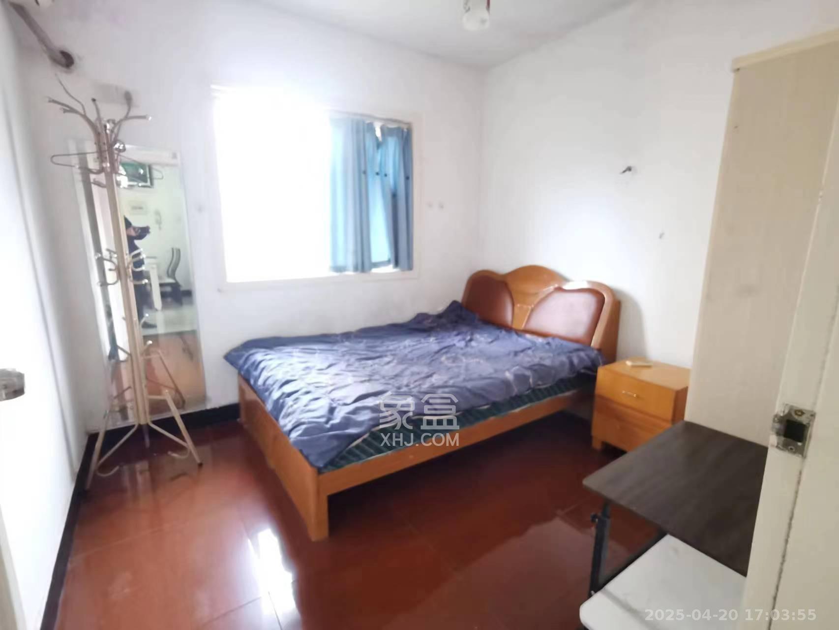 枫林美景  3室2厅2卫   2300.00元/月室内图