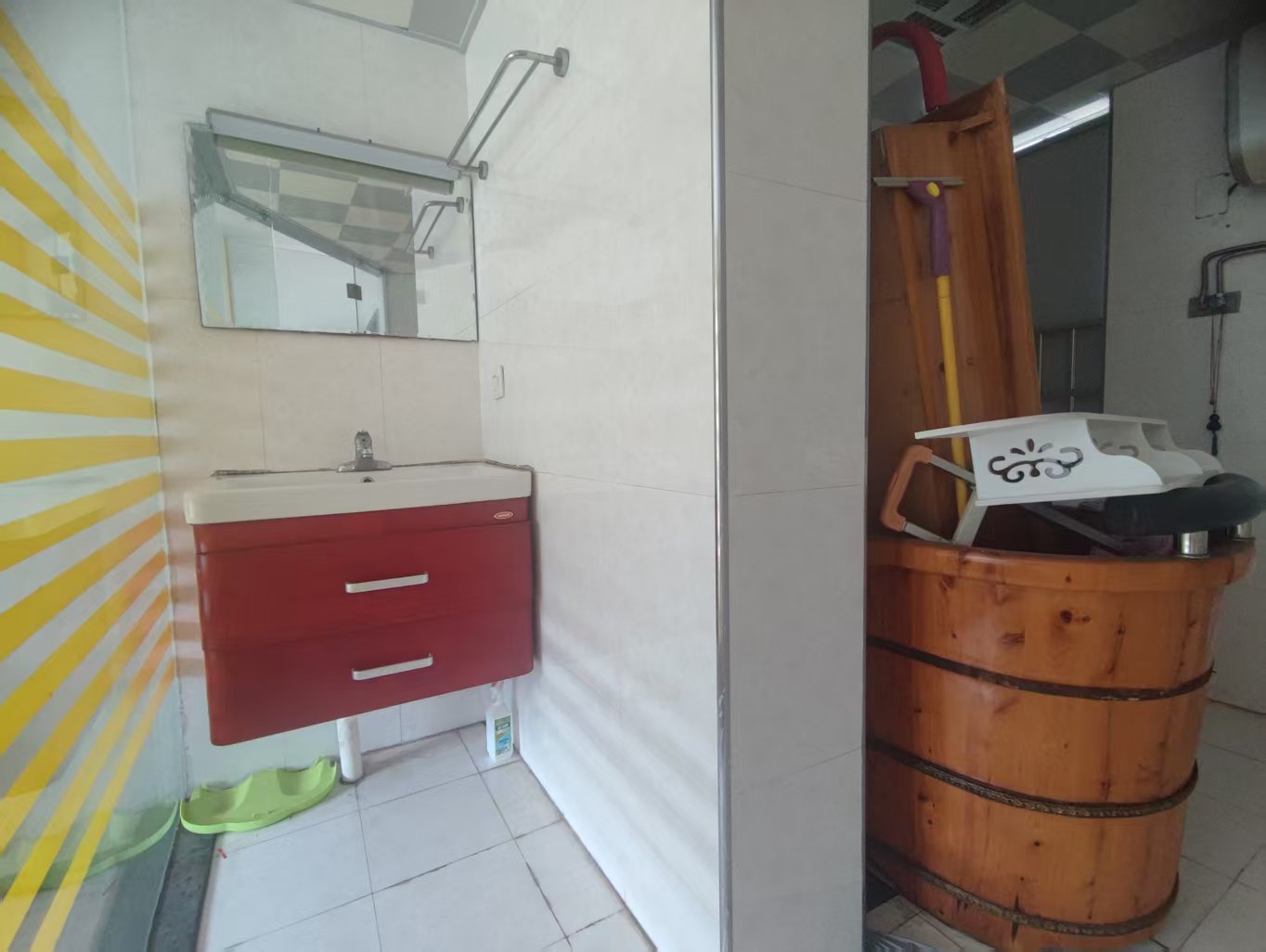 佳宁娜小区(梓山湖小区)  3室2厅2卫    2300.0元/月 佳宁娜小区(梓山湖小区)  3室2厅2卫    2300.0元/月室内图