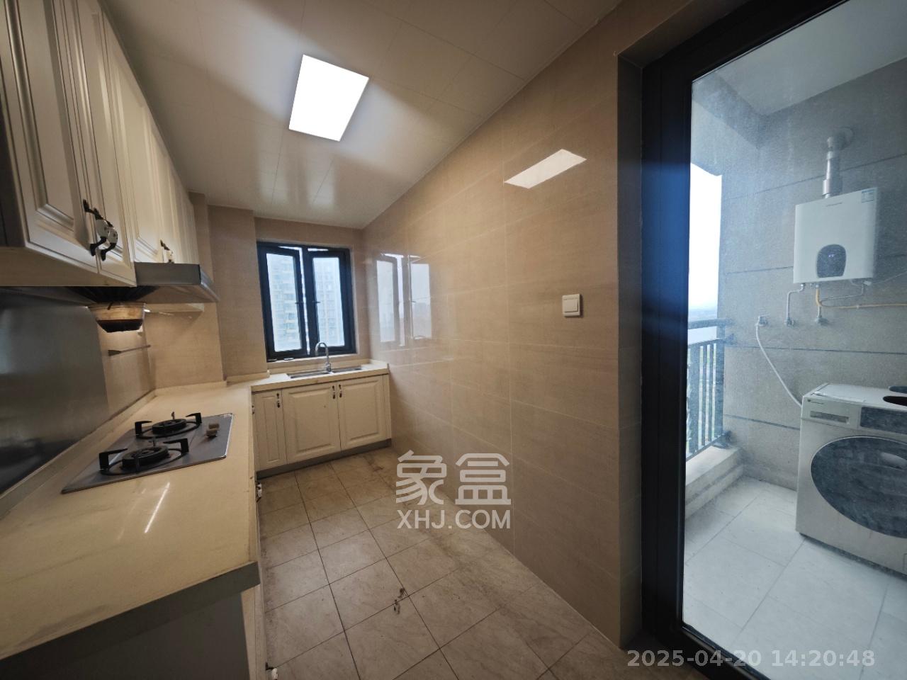 恒大御景半岛 4室2厅2卫 70.0万 恒大御景半岛 4室2厅2卫 70.0万客厅