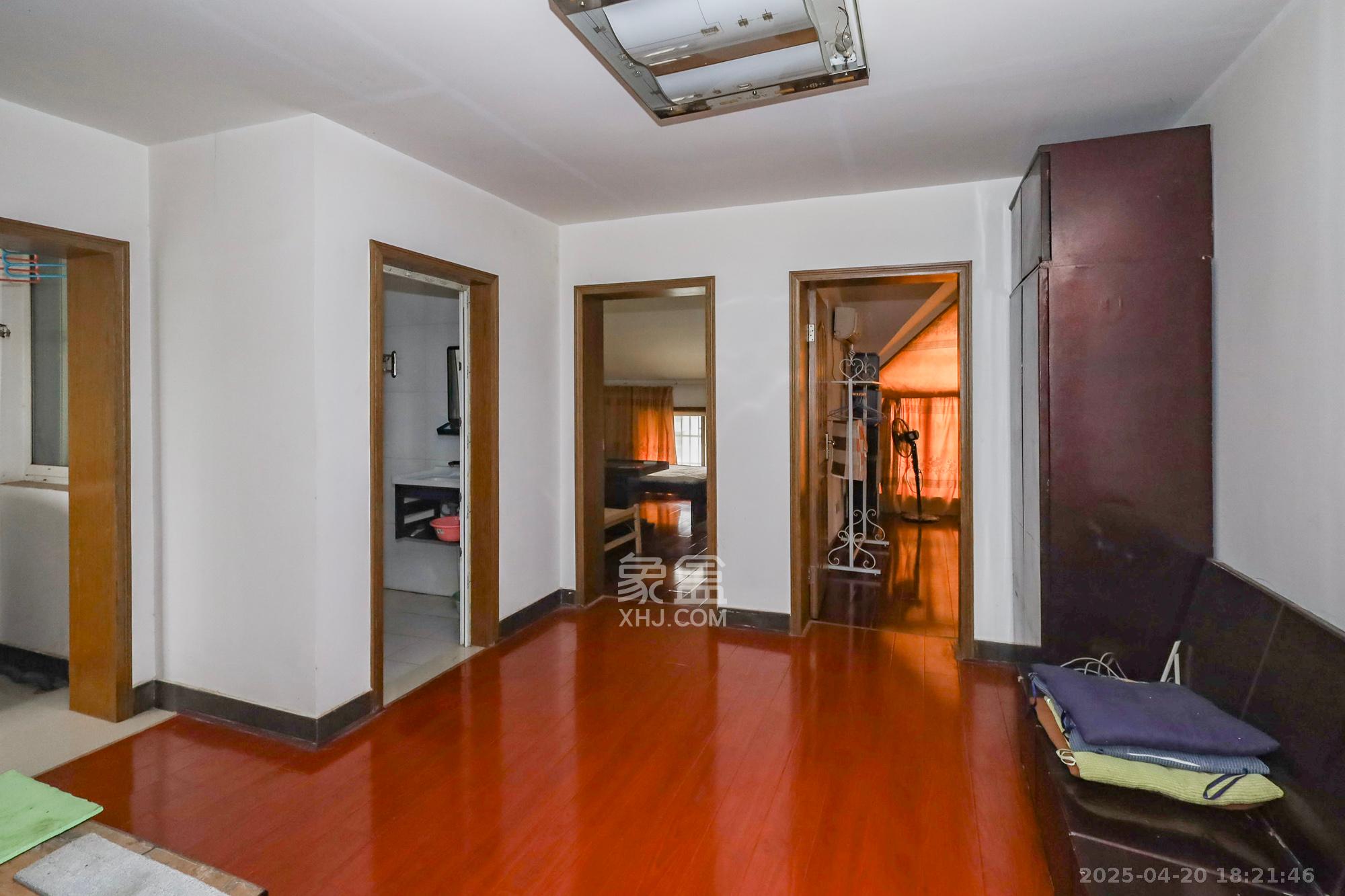 好家园  4室2厅2卫    56.0万其他