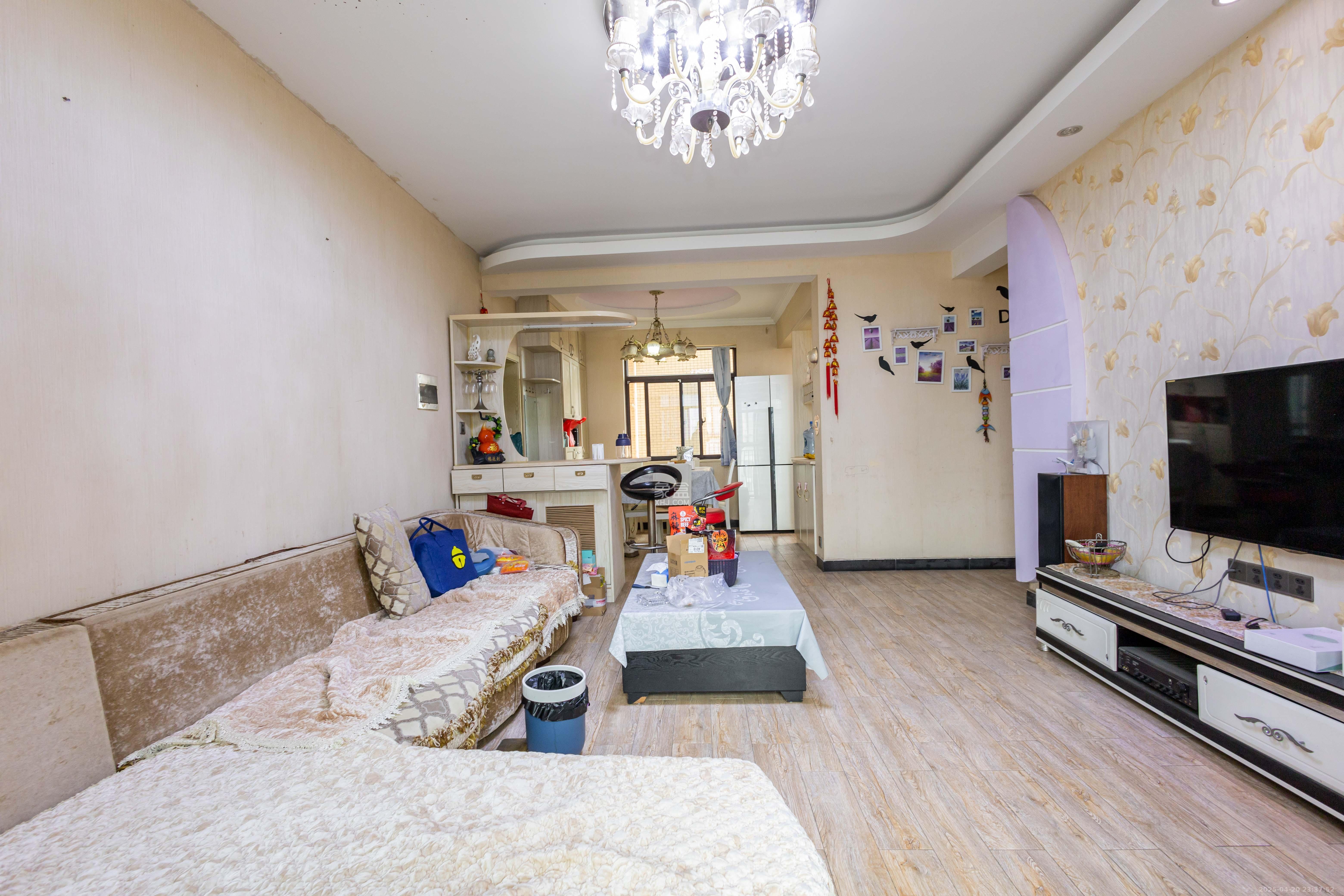 三景华御 2室1厅1卫 48.0万 三景华御 2室1厅1卫 48.0万客厅