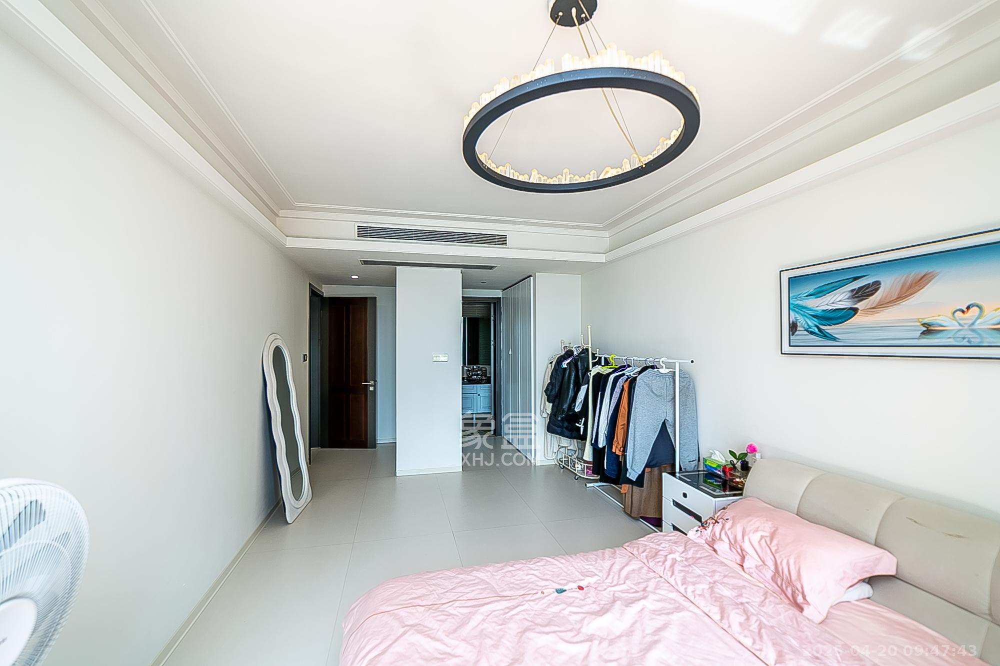 万科紫台 3室2厅2卫 270.0万 万科紫台 3室2厅2卫 270.0万卧室