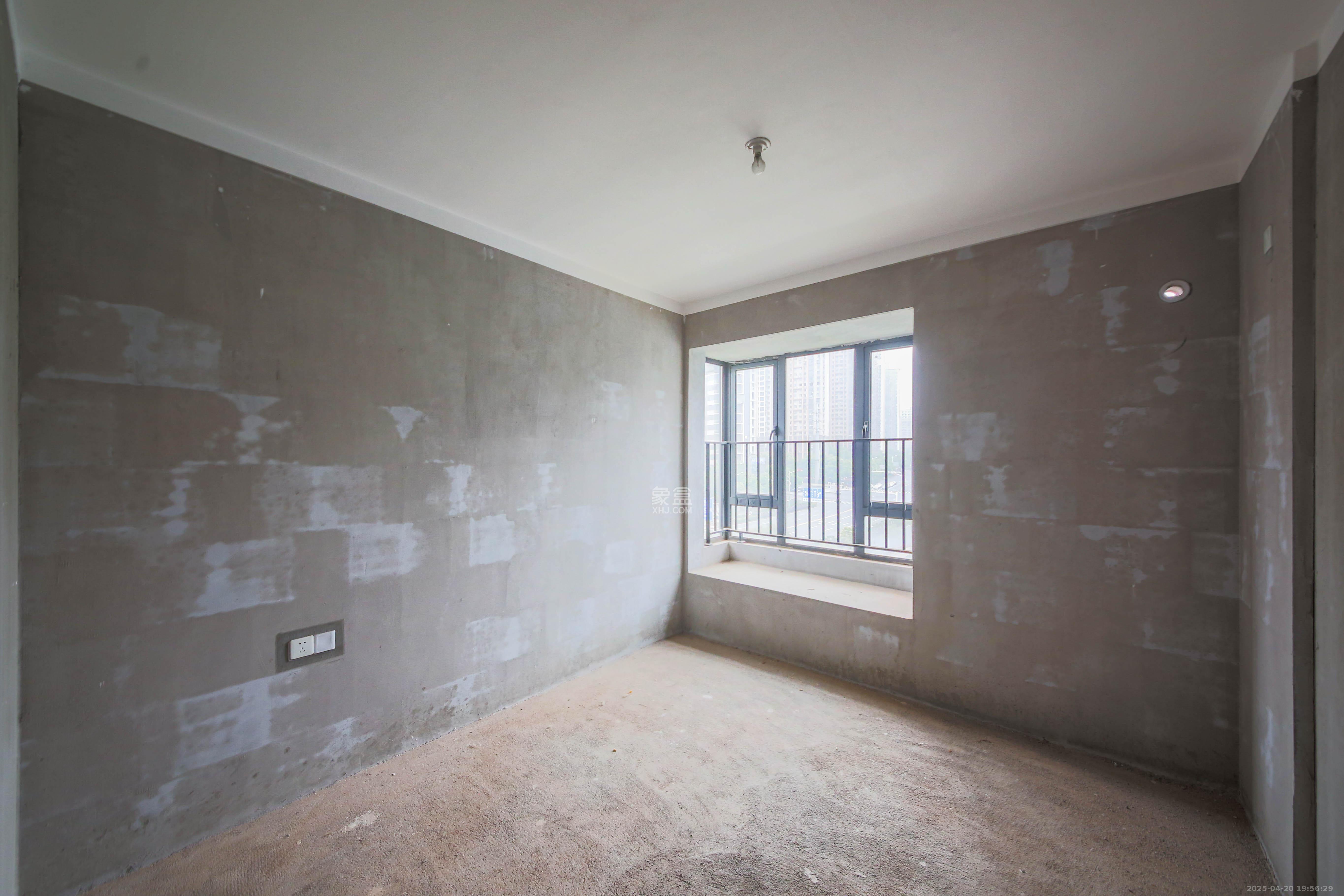 中建钰和城  4室2厅2卫   169.80万卧室