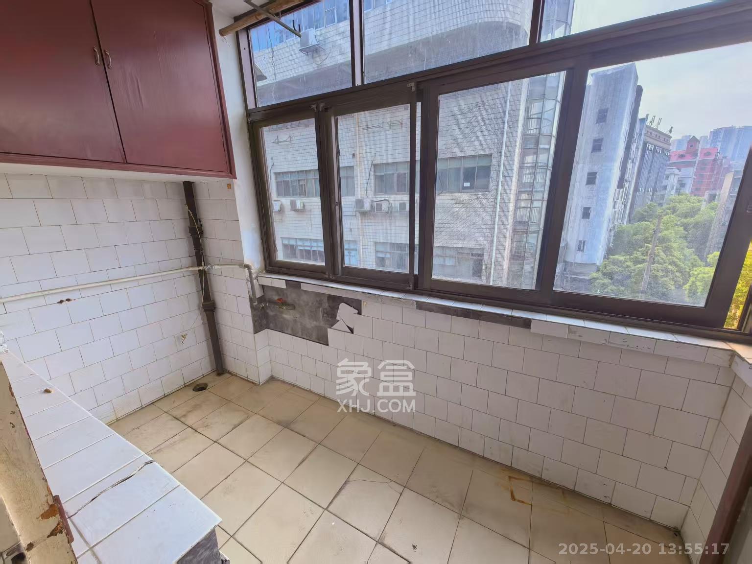 华升小区  3室2厅2卫   1700.00元/月室内图