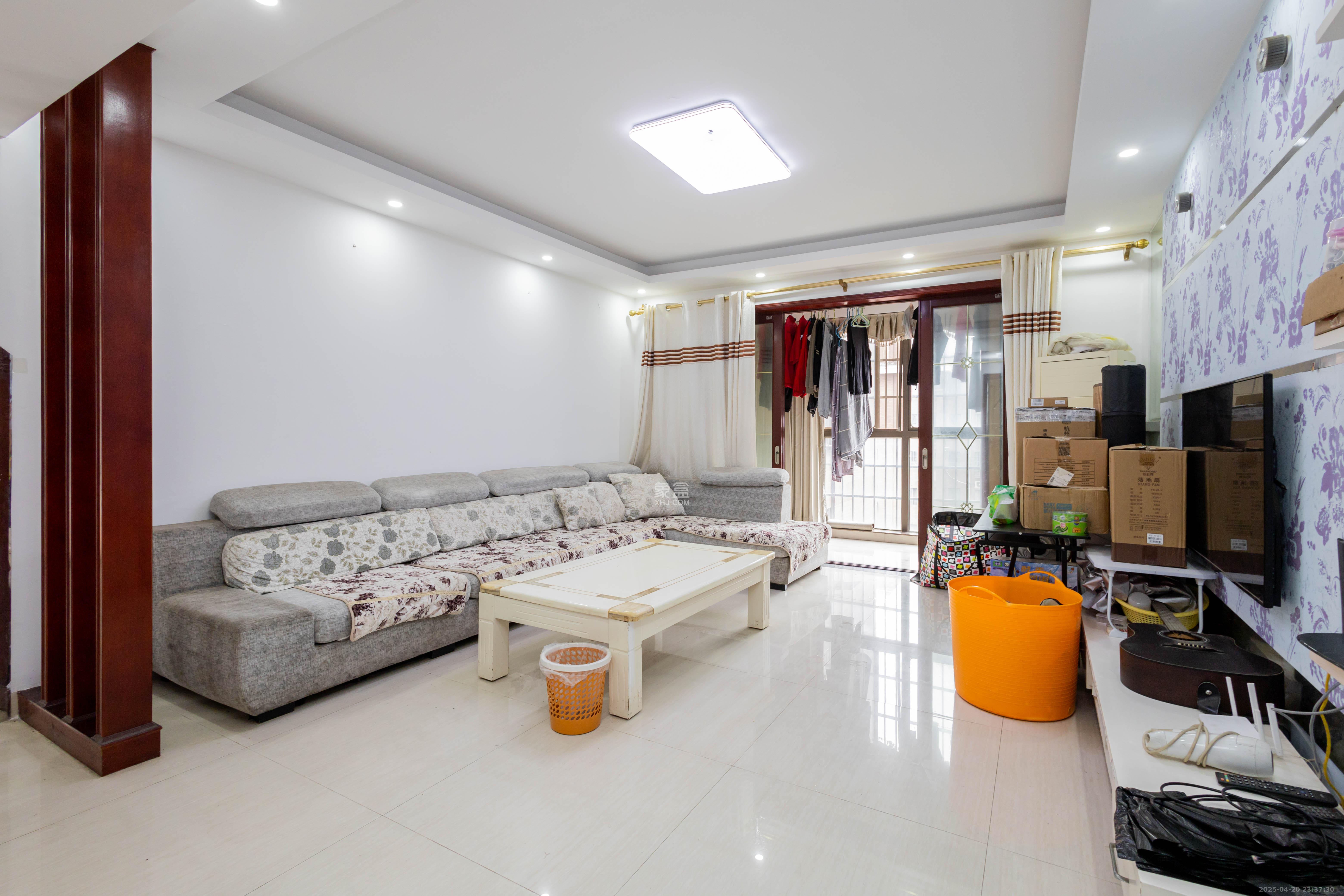 方略潇邦  3室2厅2卫    68.8万 方略潇邦  3室2厅2卫    68.8万客厅