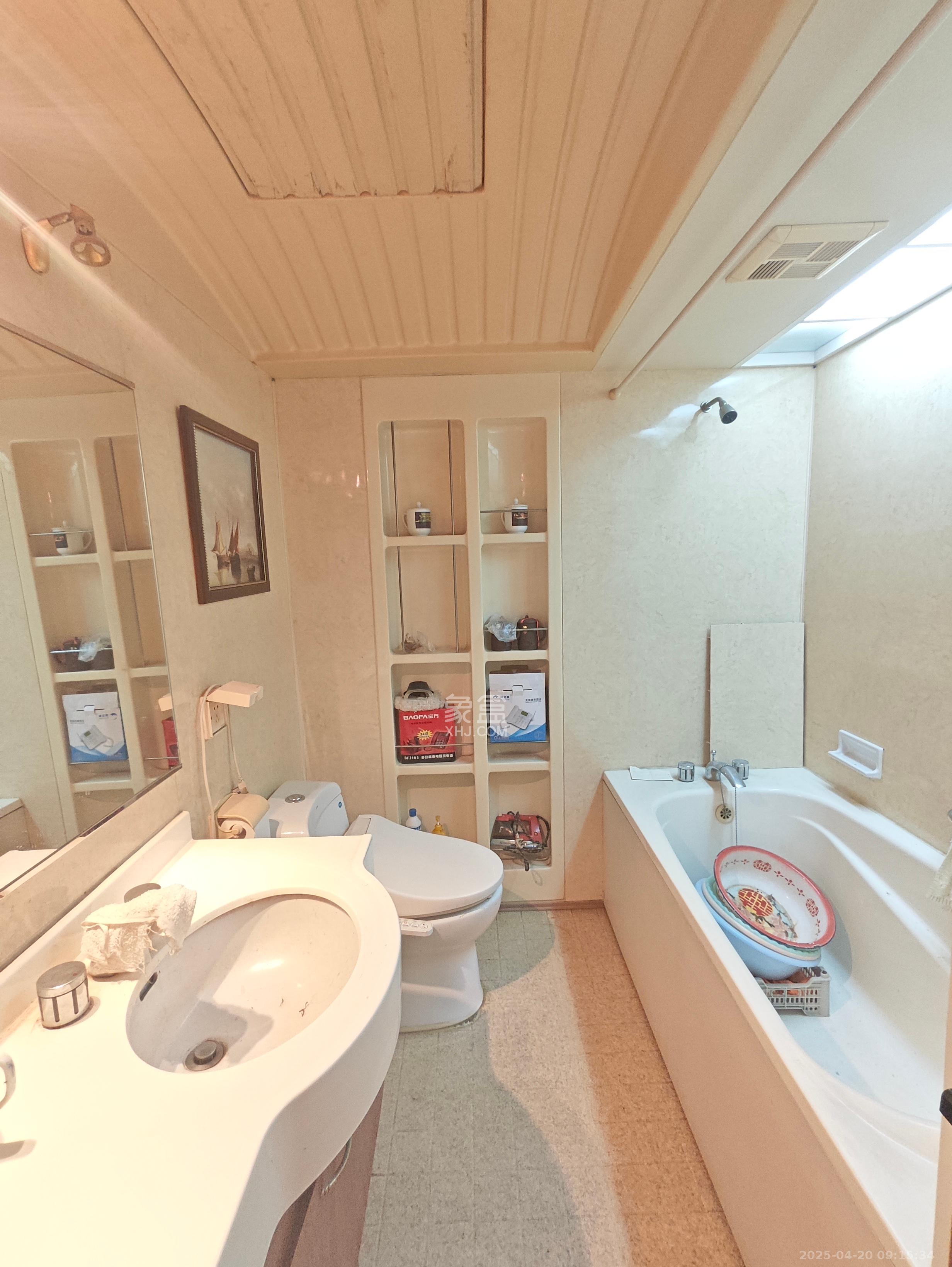 星電花園  3室2廳2衛(wèi)   3000.00元/月室內(nèi)圖