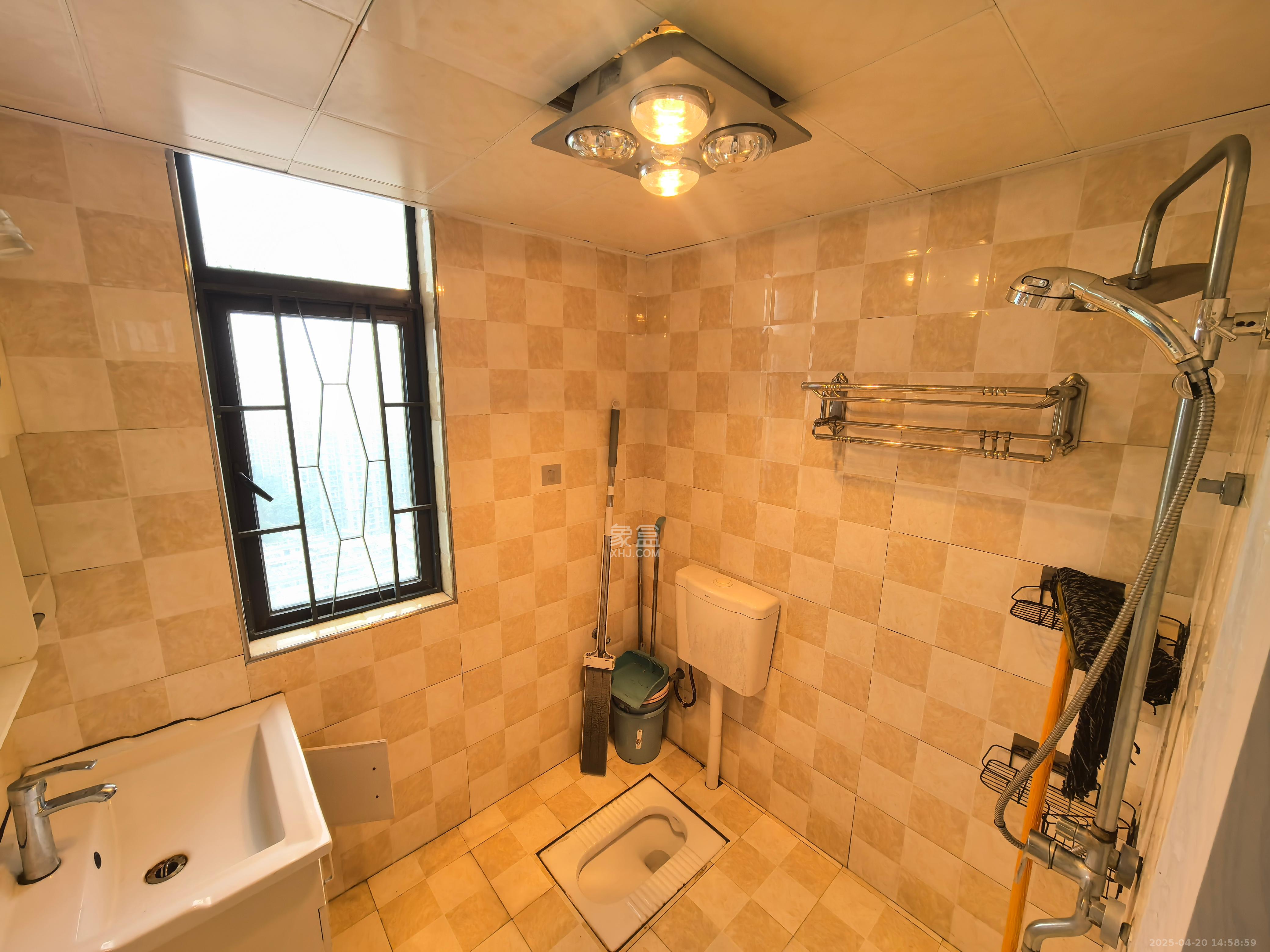 蓝山郡 4室2厅2卫 2500.0元/月 蓝山郡 4室2厅2卫 2500.0元/月室内图