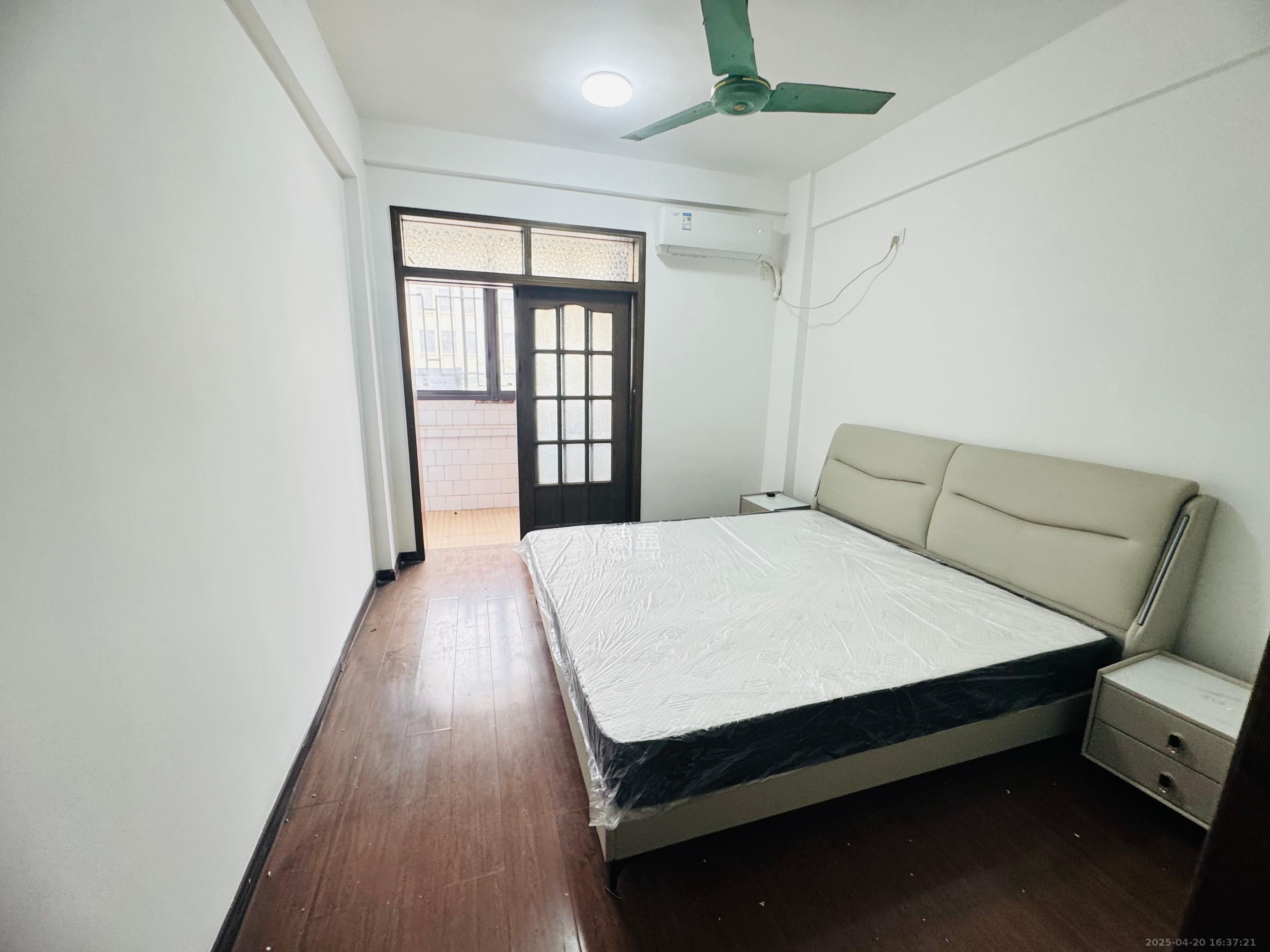 西湖路散盘  3室1厅1卫    3500.0元/月室内图