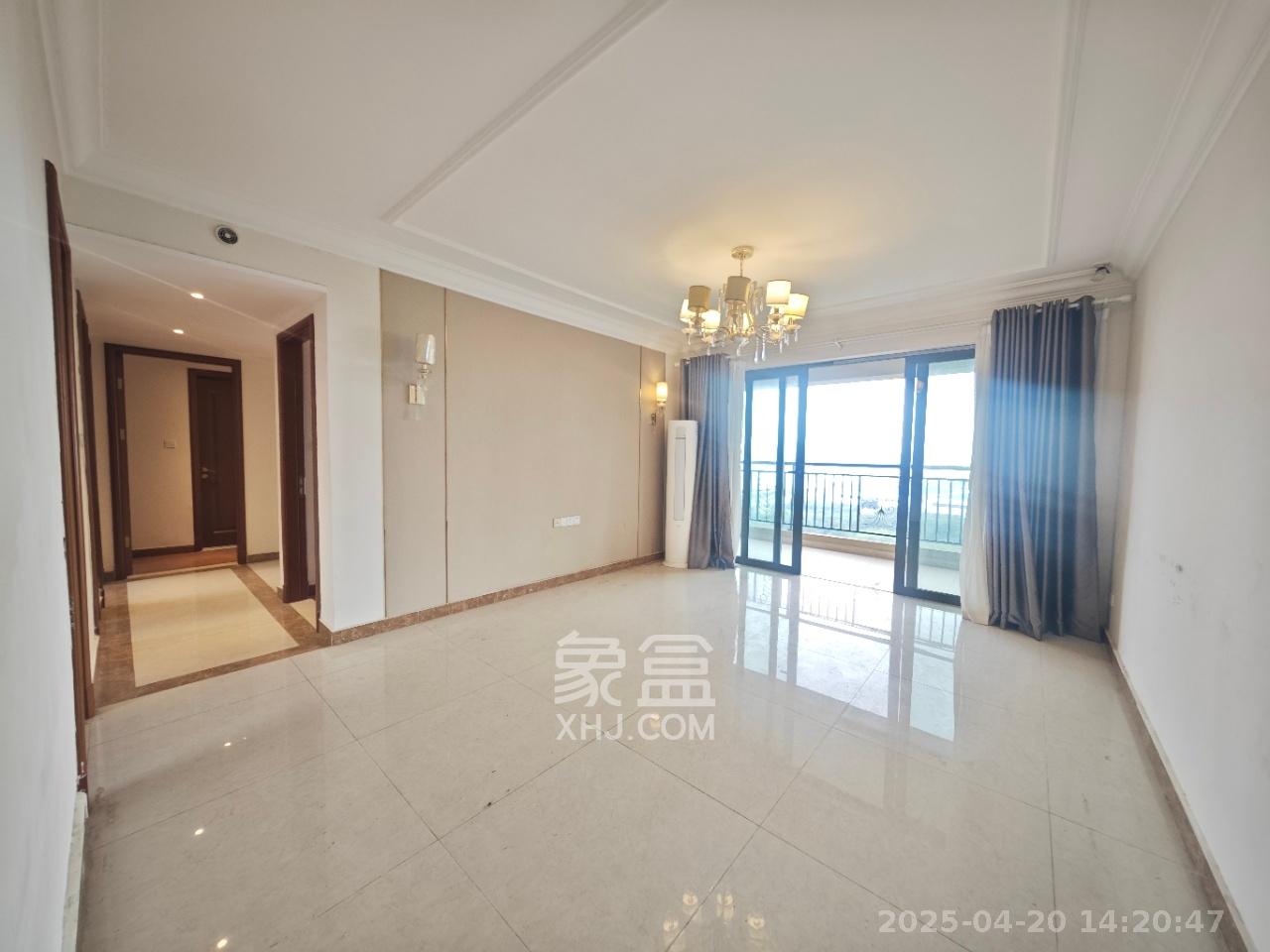 恒大御景半岛 4室2厅2卫 70.0万 恒大御景半岛 4室2厅2卫 70.0万客厅