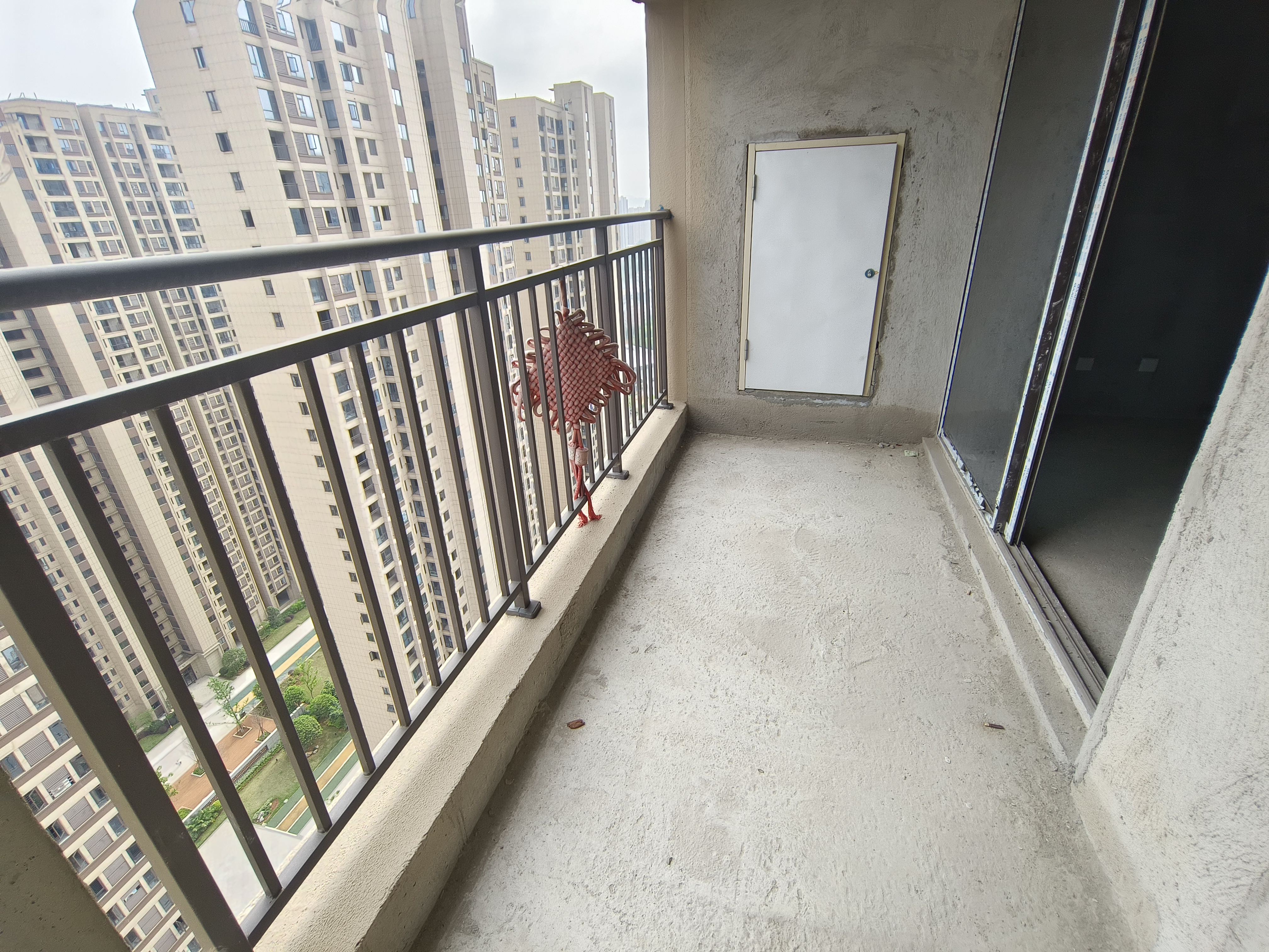 鑫湘悦璟台  3室2厅2卫    86.0万客厅