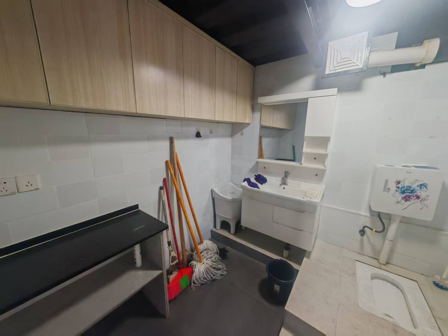 桃花缘 1室1厅1卫 3500.0元/月 桃花缘 1室1厅1卫 3500.0元/月室内图