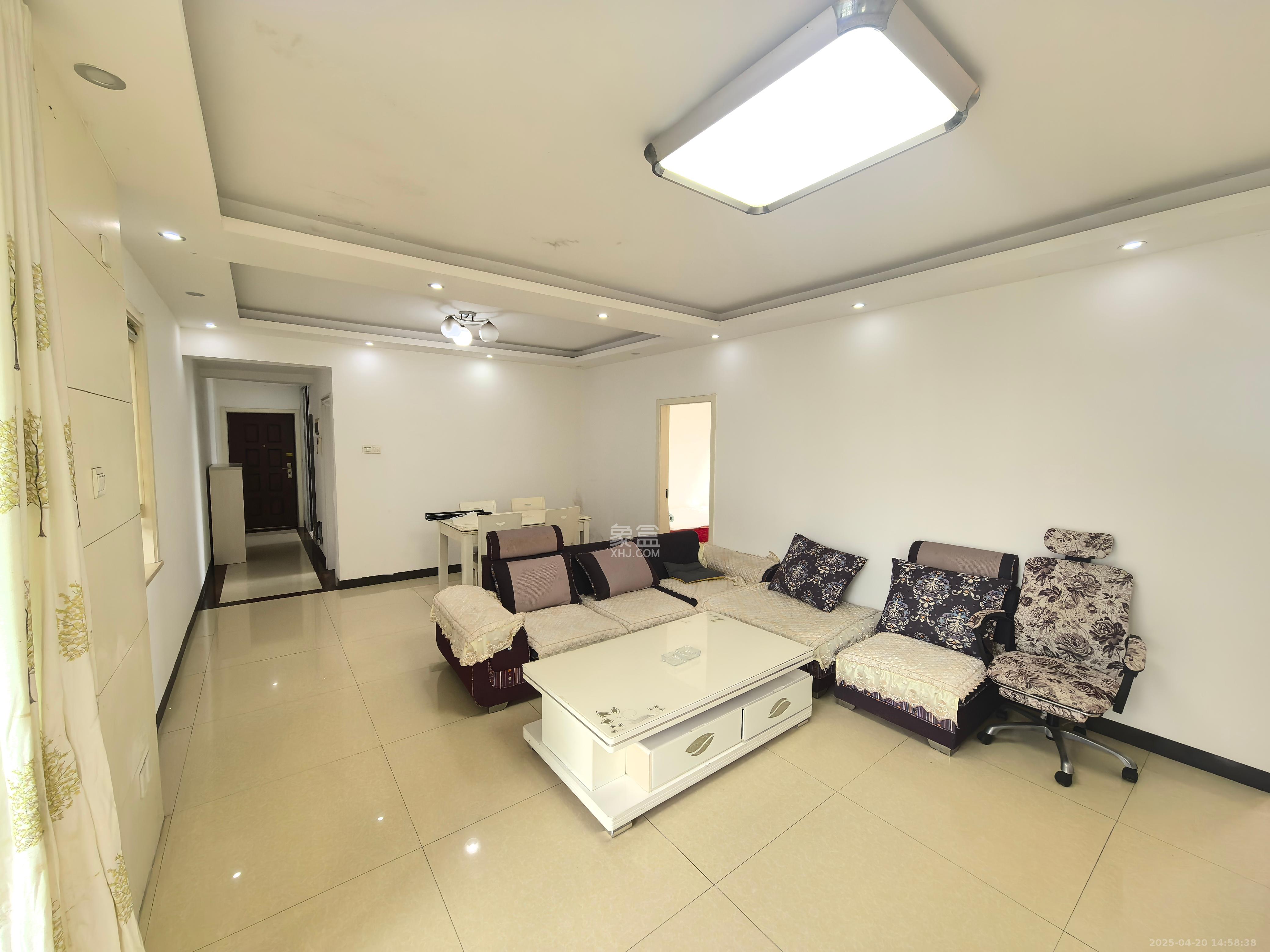 蓝山郡 4室2厅2卫 2500.0元/月 蓝山郡 4室2厅2卫 2500.0元/月室内图