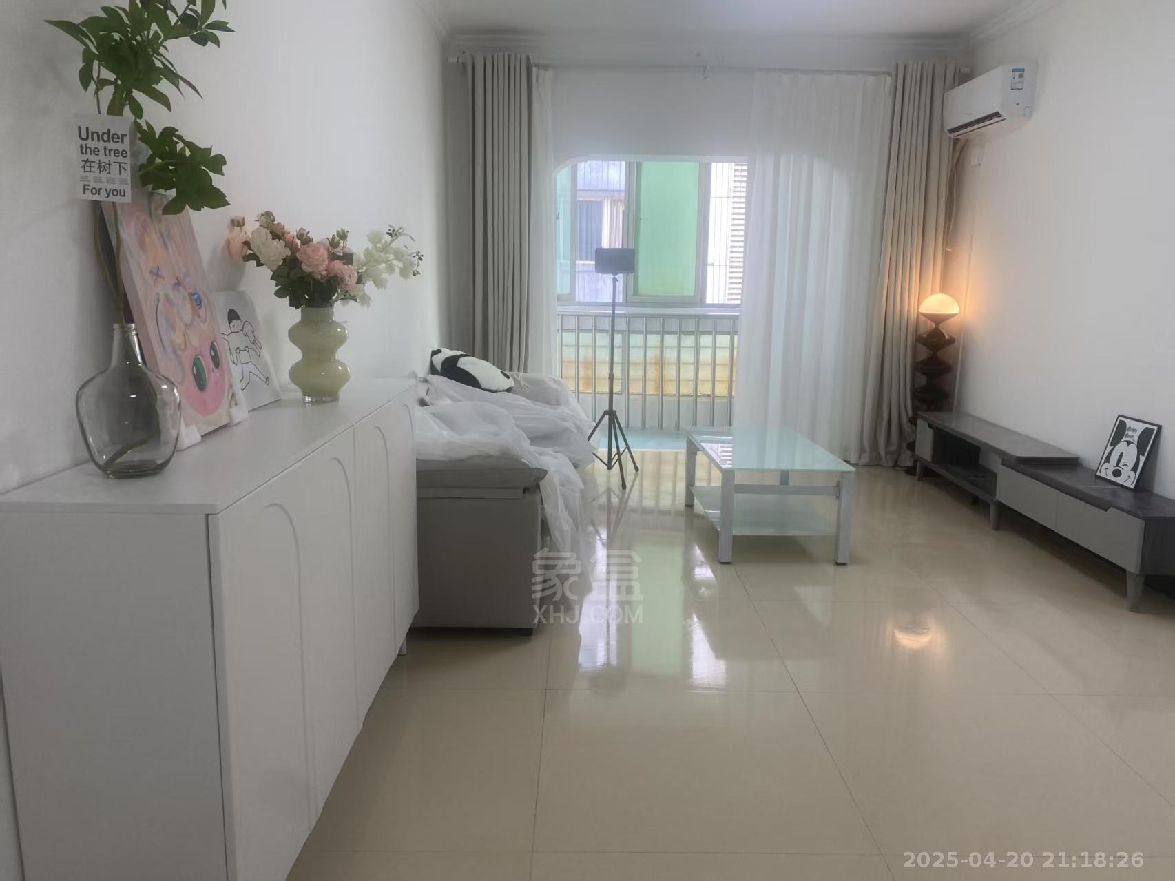 天顺楼  2室2厅1卫    1500.0元/月 天顺楼  2室2厅1卫    1500.0元/月室内图