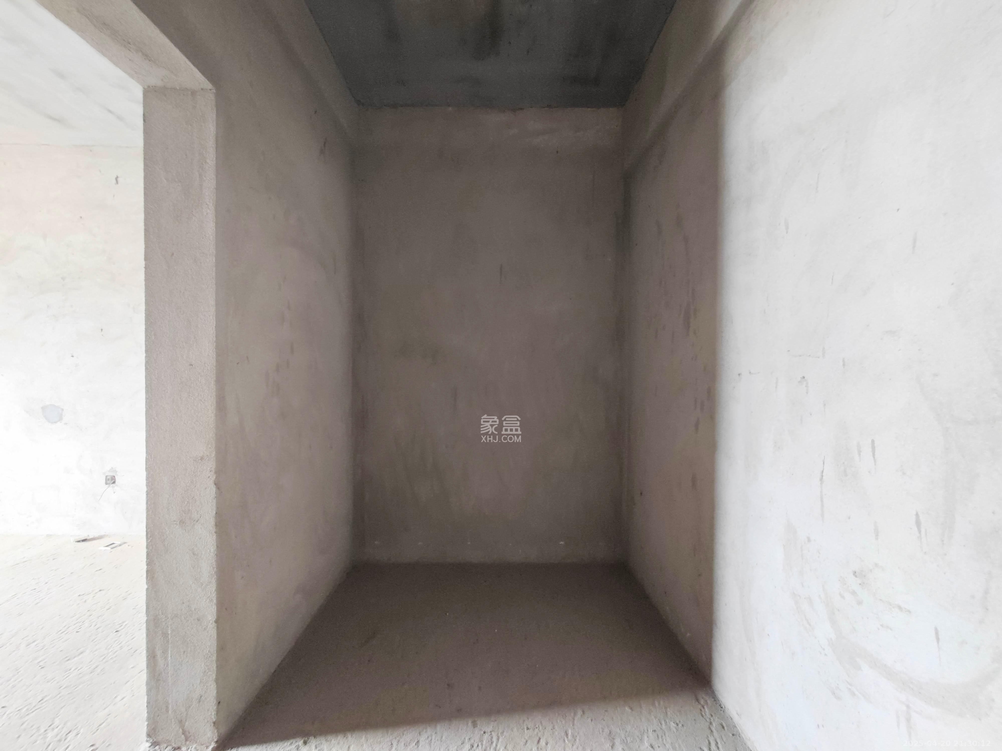 华盛世纪新城 4室2厅2卫 155.0万 华盛世纪新城 4室2厅2卫 155.0万其他