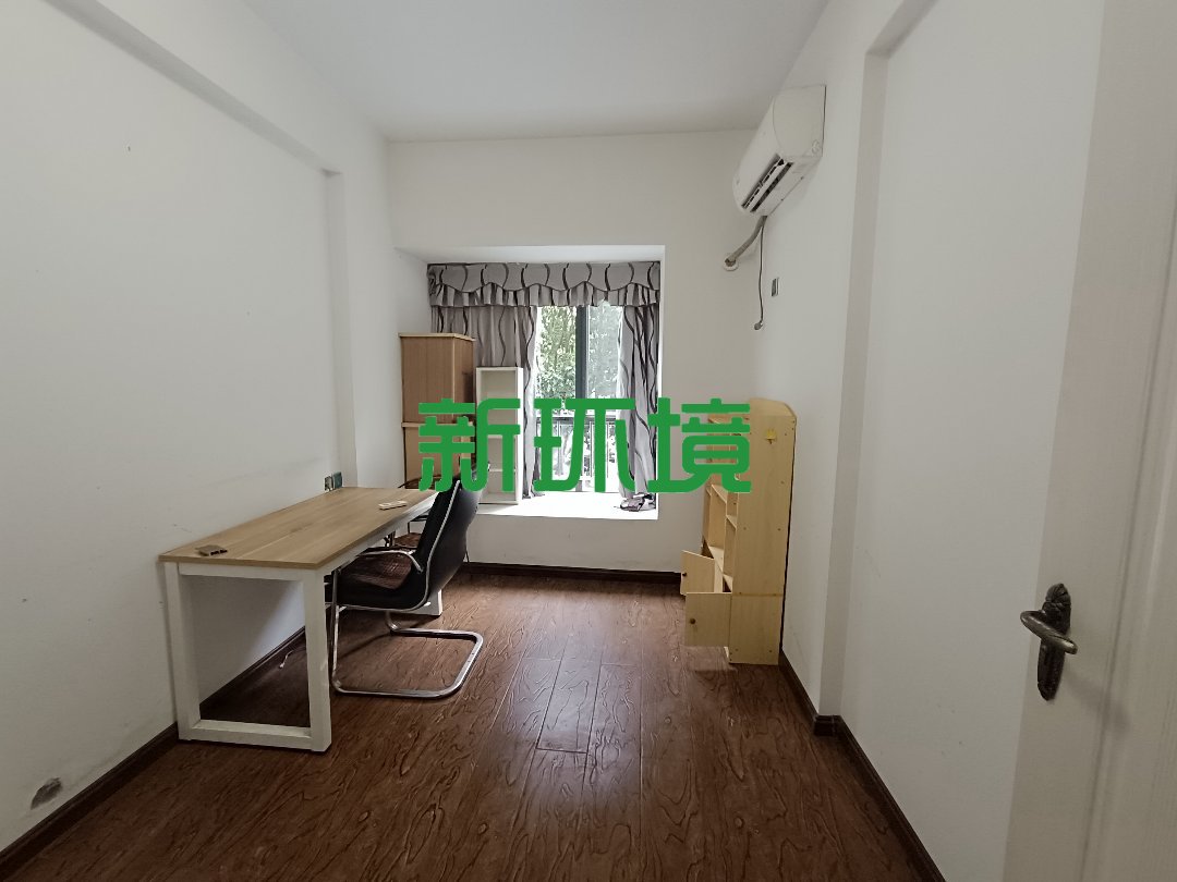 月亮湾二期B区  4室2厅2卫   1900.00元/月室内图