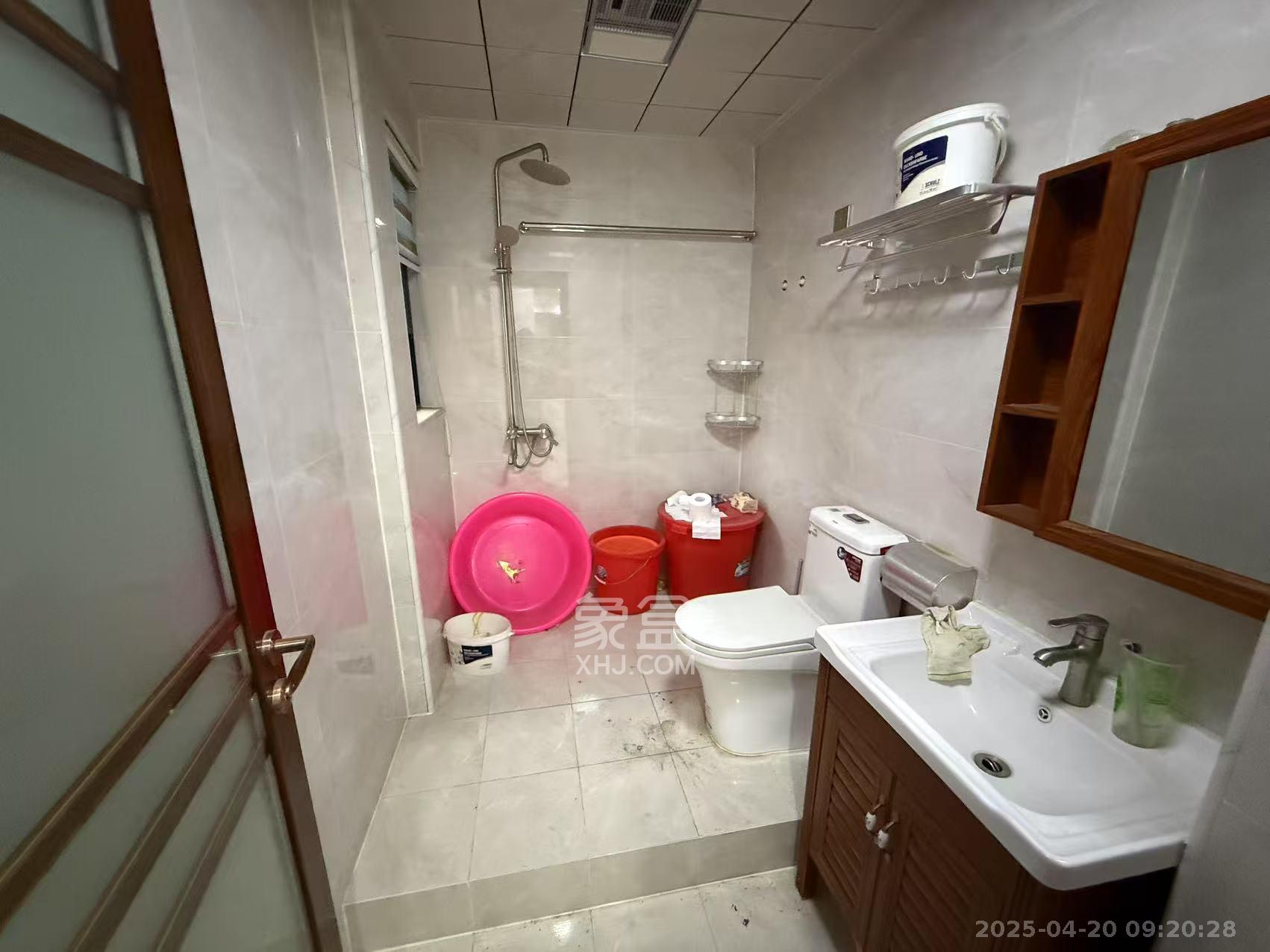 山水嘉园 5室2厅3卫 3000.0元/月 山水嘉园 5室2厅3卫 3000.0元/月室内图