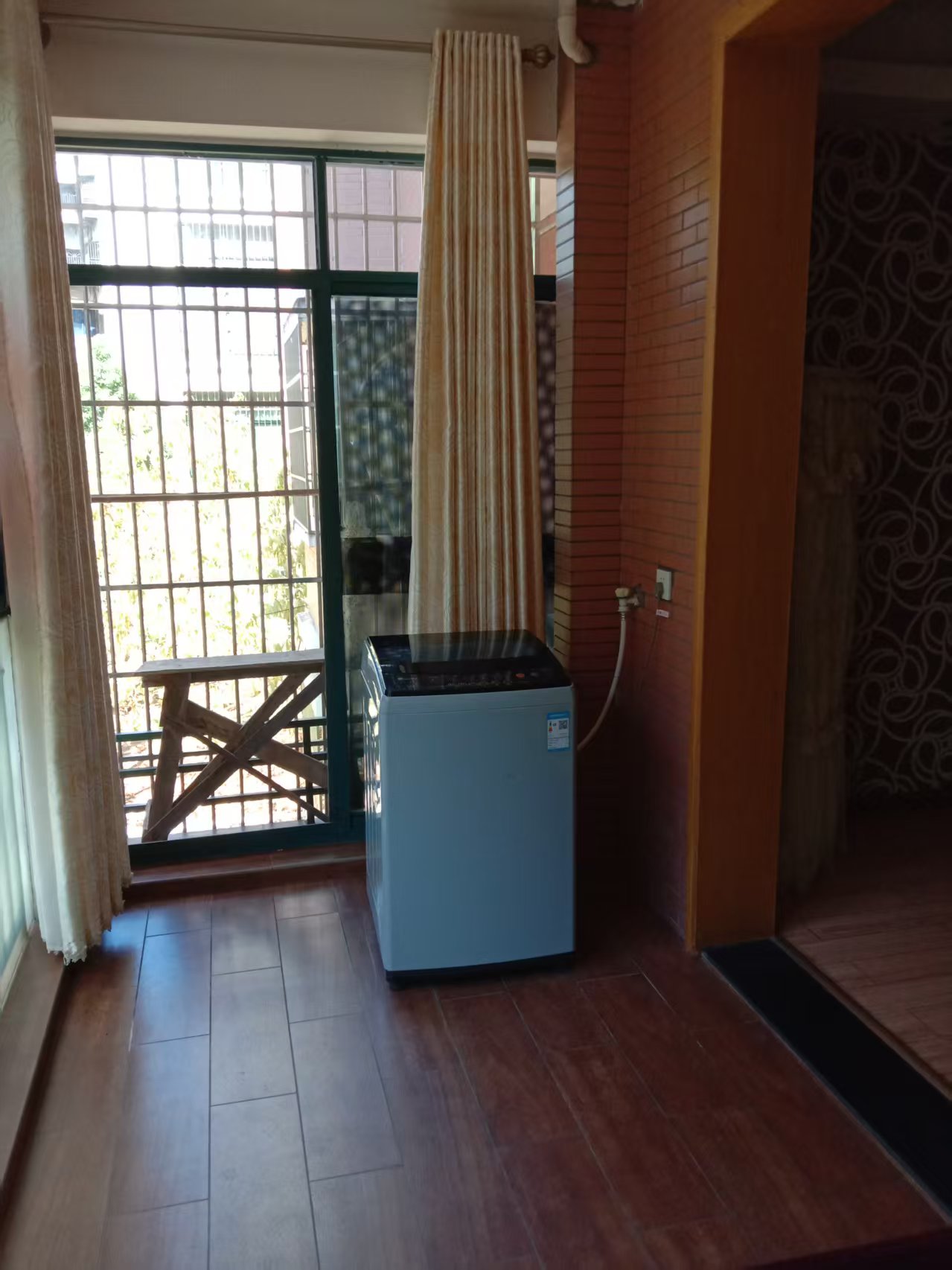 东洲水岸豪庭  1室2厅2卫   1200.00元/月室内图