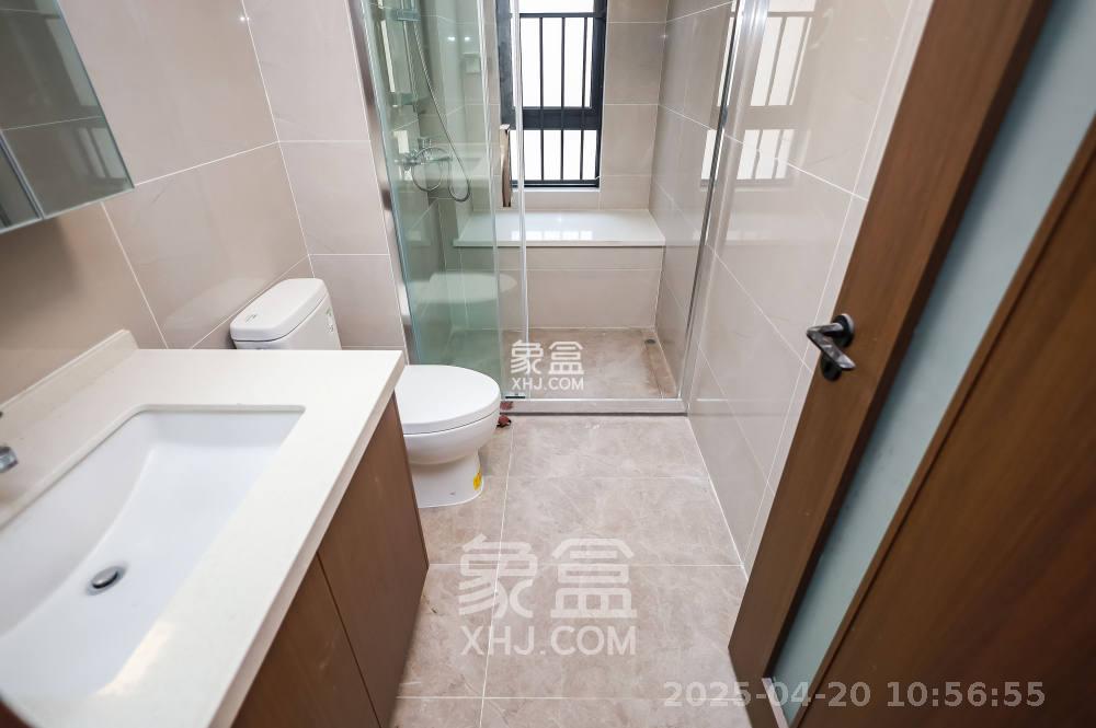 招商麓山府  4室2厅2卫    3600.0元/月室内图