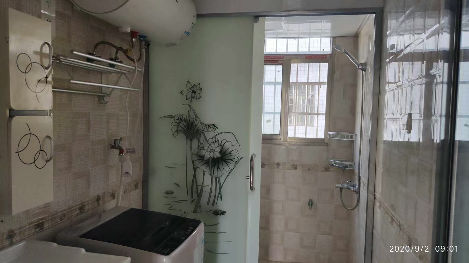 滨江水岸  3室2厅2卫    56.8万客厅