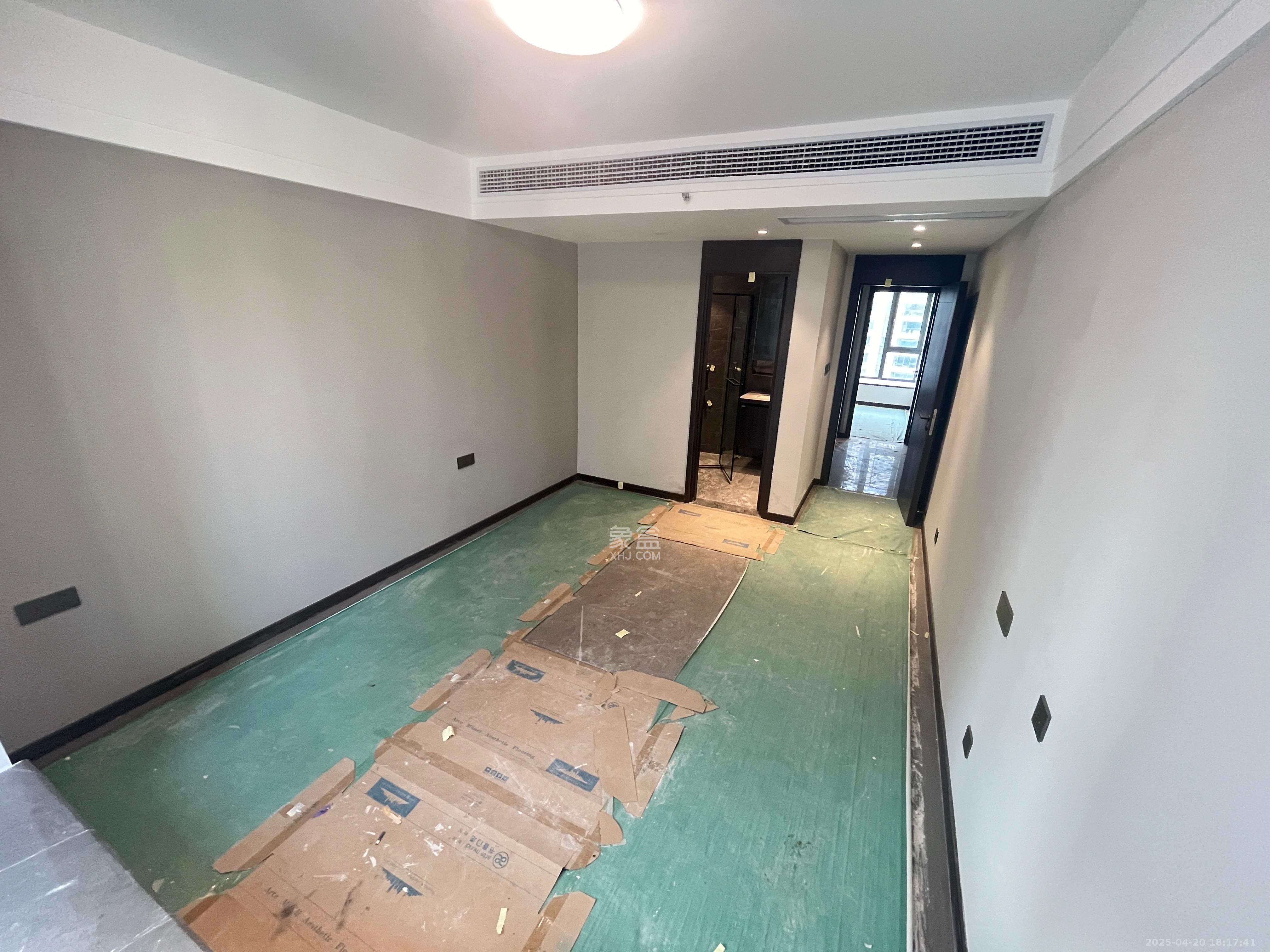 绿地麓云国际一期 4室2厅2卫 5000.0元/月 绿地麓云国际一期 4室2厅2卫 5000.0元/月室内图