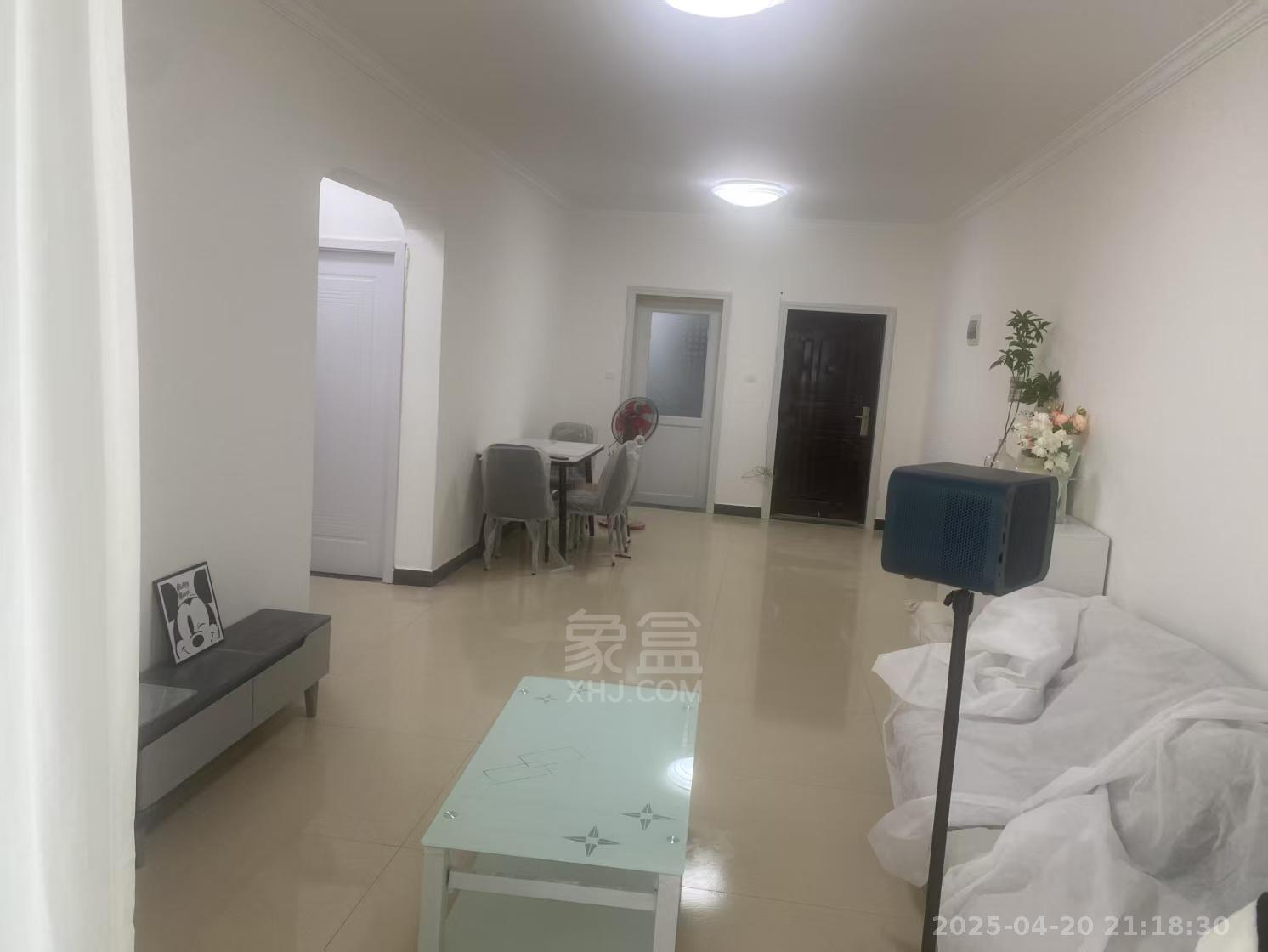 天顺楼  2室2厅1卫    1500.0元/月 天顺楼  2室2厅1卫    1500.0元/月室内图