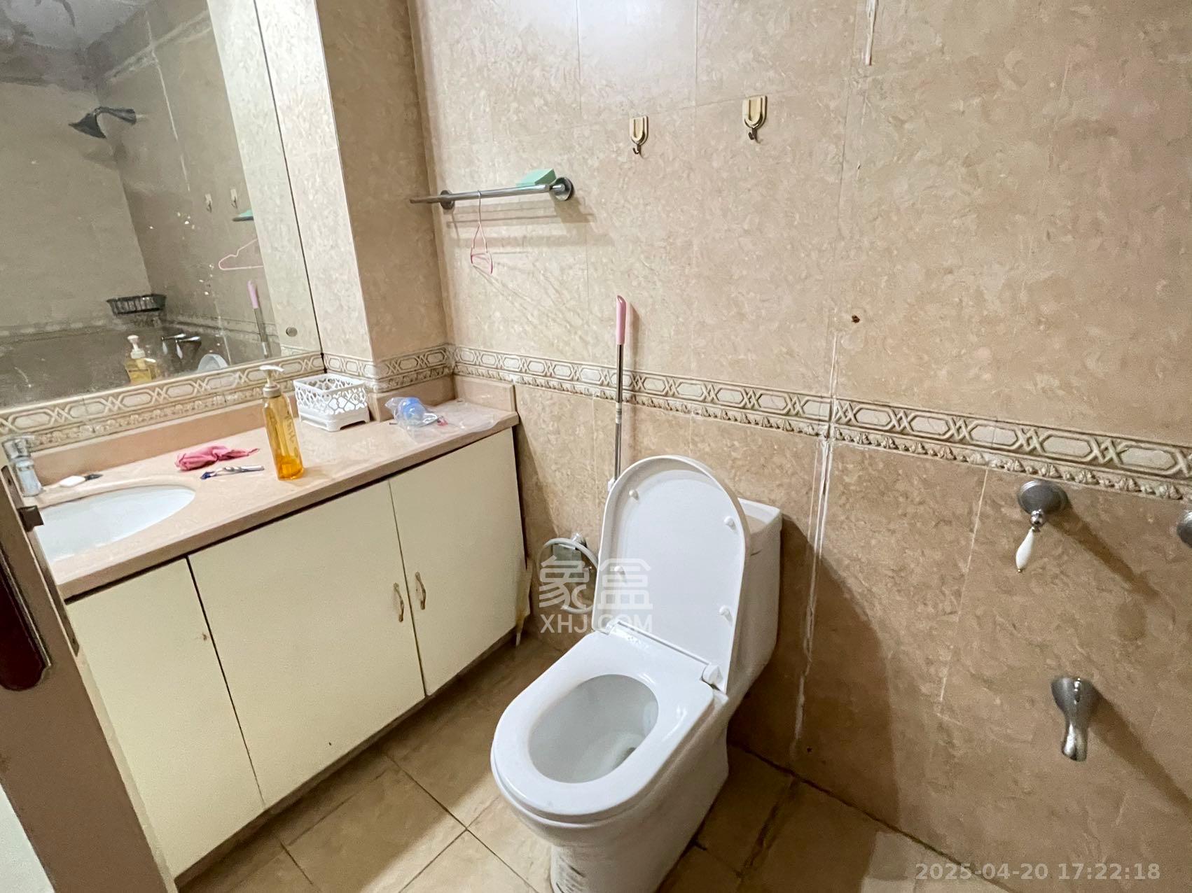 愉景花园  4室2厅2卫    4800.0元/月 愉景花园  4室2厅2卫    4800.0元/月