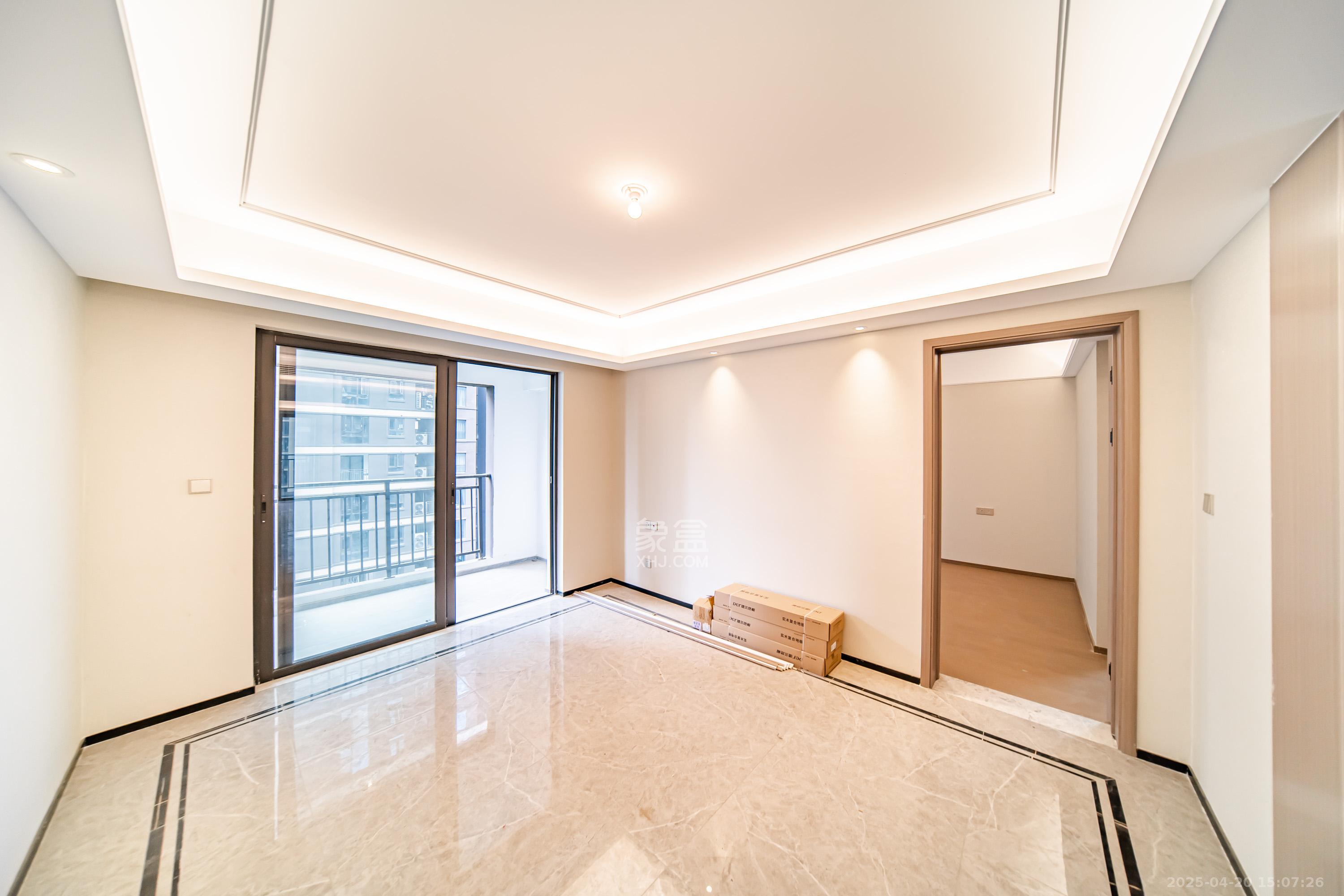 建发电建江山悦  3室2厅2卫   138.00万客厅