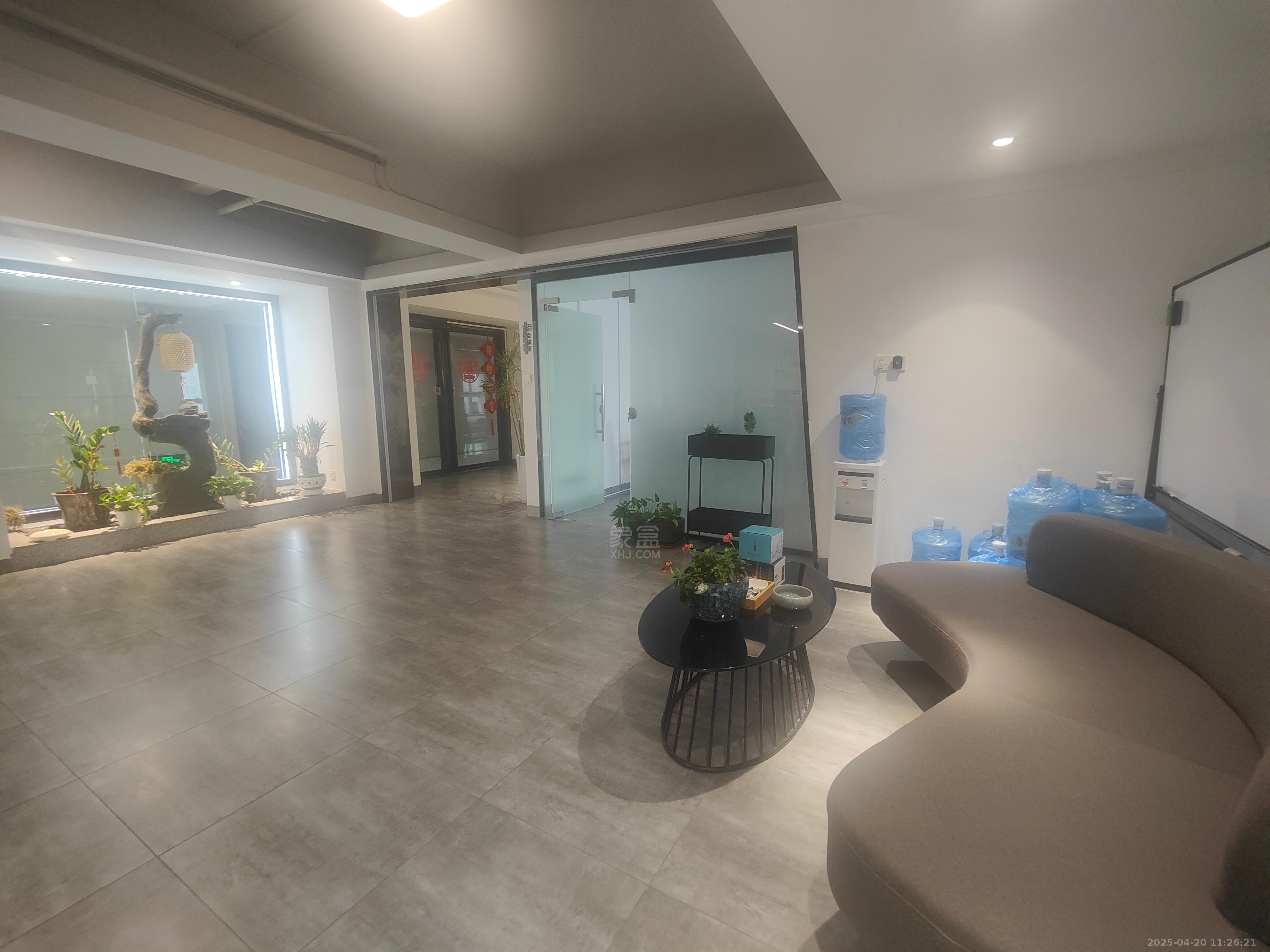 庐山春天 1室1厅1卫 2300.0元/月 庐山春天 1室1厅1卫 2300.0元/月室内图