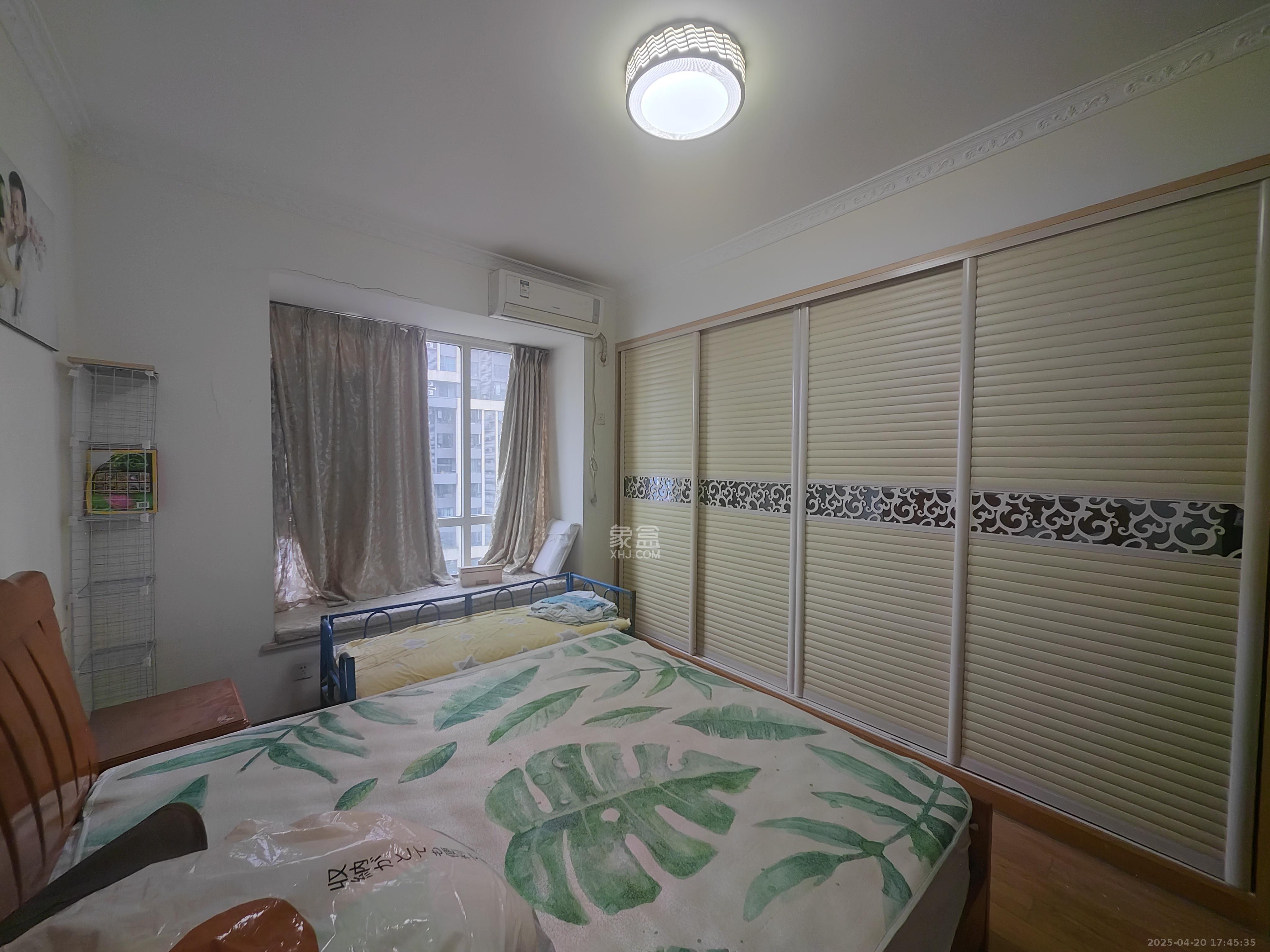 泊爱蓝湾 3室2厅2卫 3200.0元/月 泊爱蓝湾 3室2厅2卫 3200.0元/月室内图