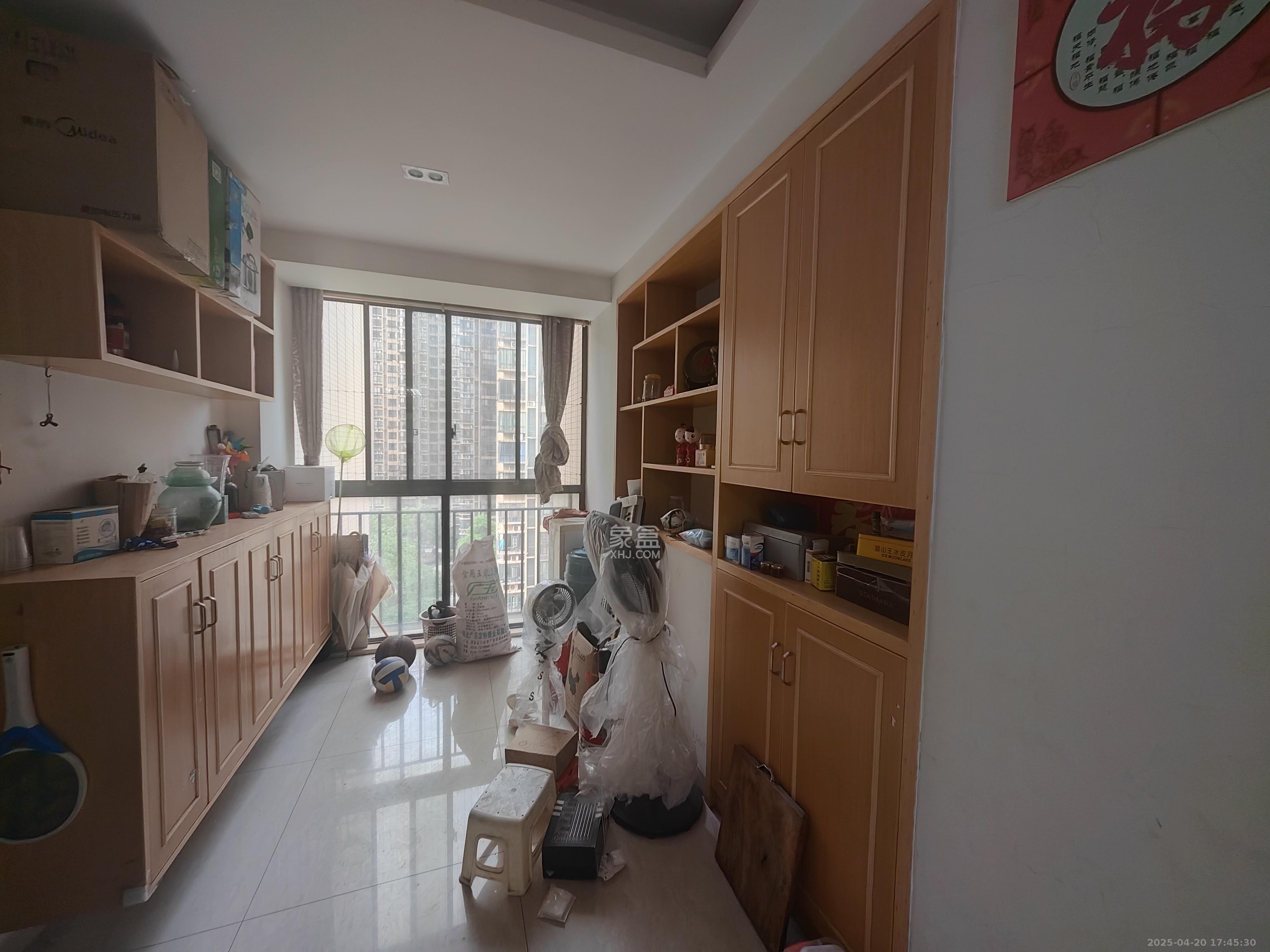 泊爱蓝湾 3室2厅2卫 3200.0元/月 泊爱蓝湾 3室2厅2卫 3200.0元/月室内图